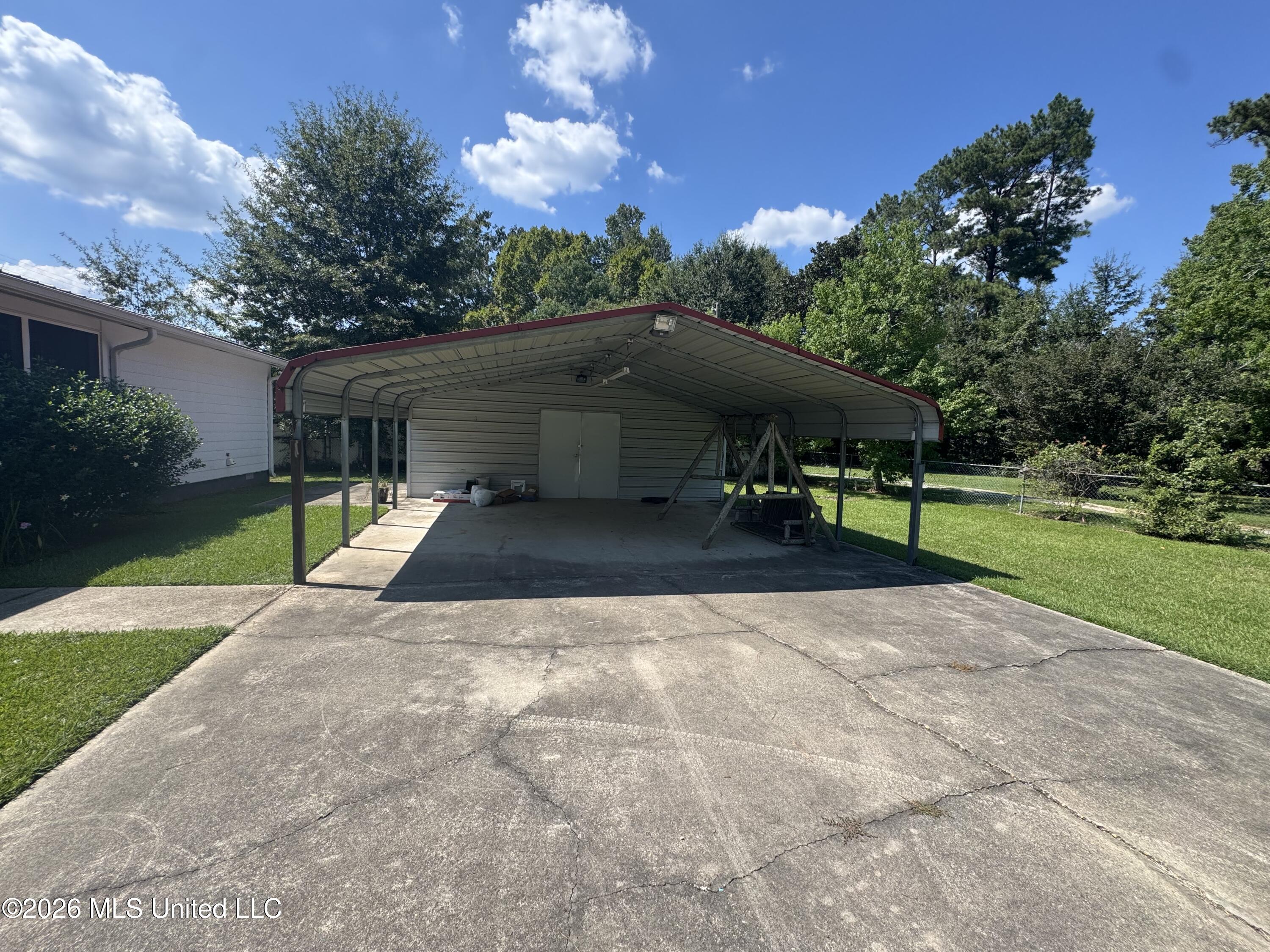 429 E Franklin Street, Quitman, MS 39355 — photo 3