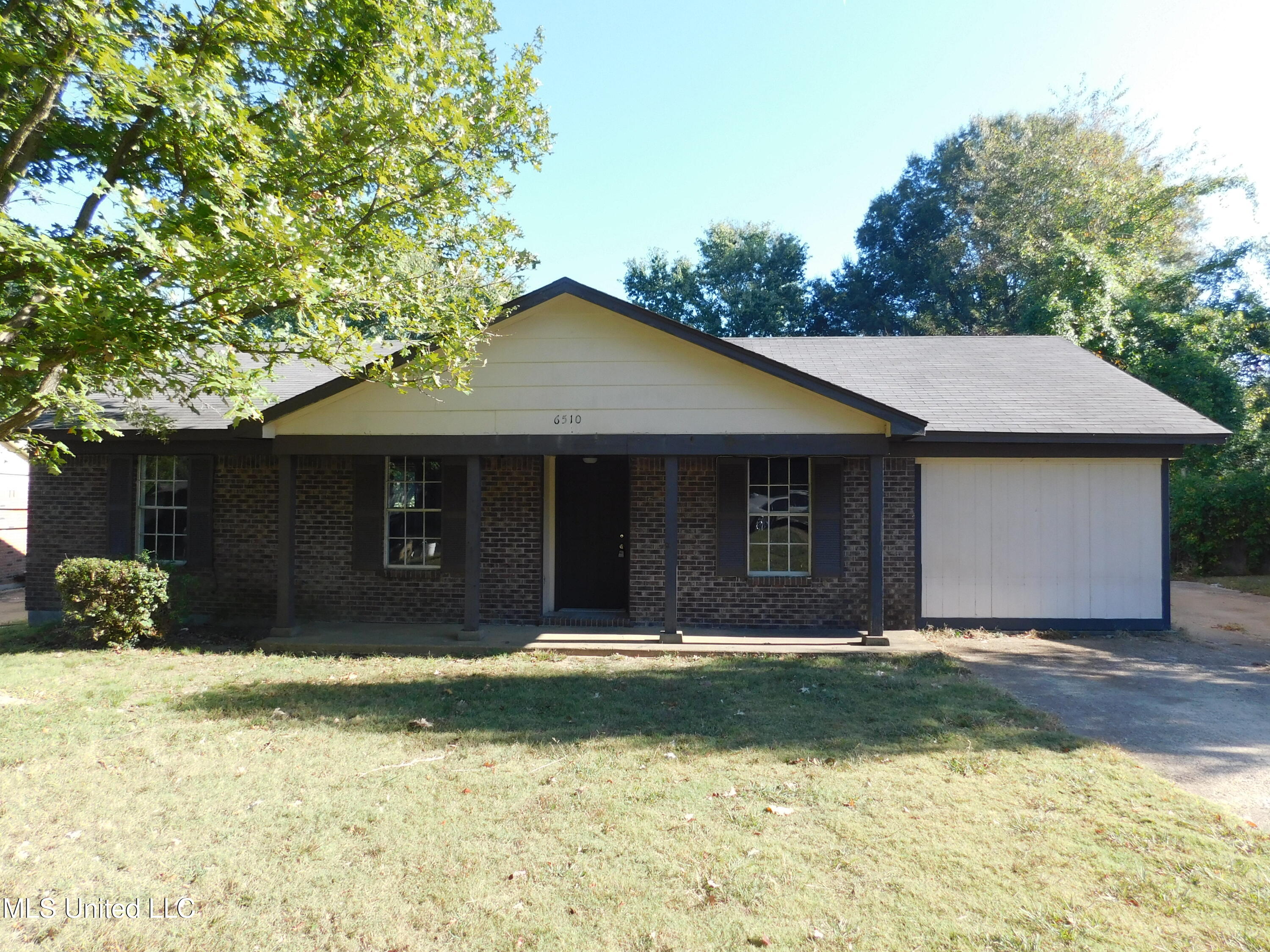 6510 Heather Road — photo