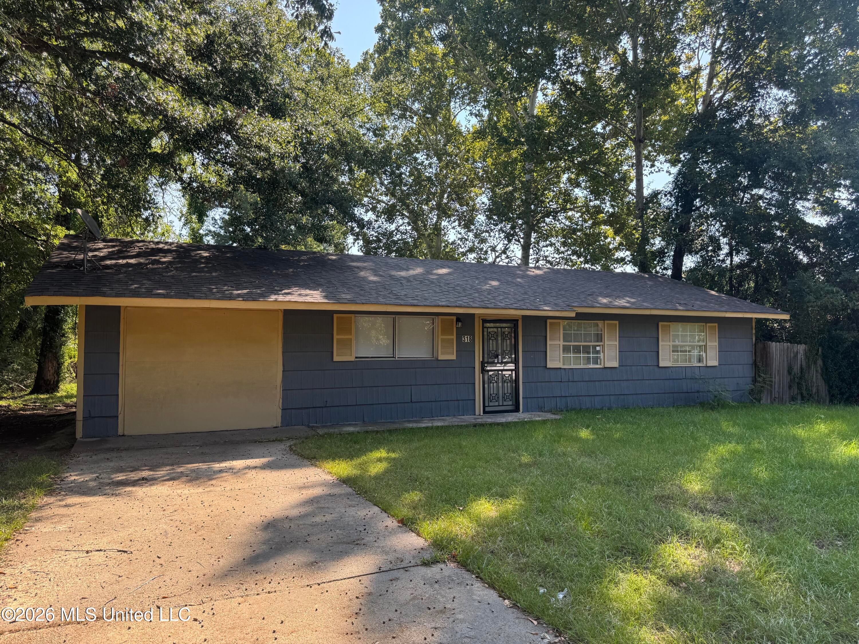 318 Queen Marie Lane — photo