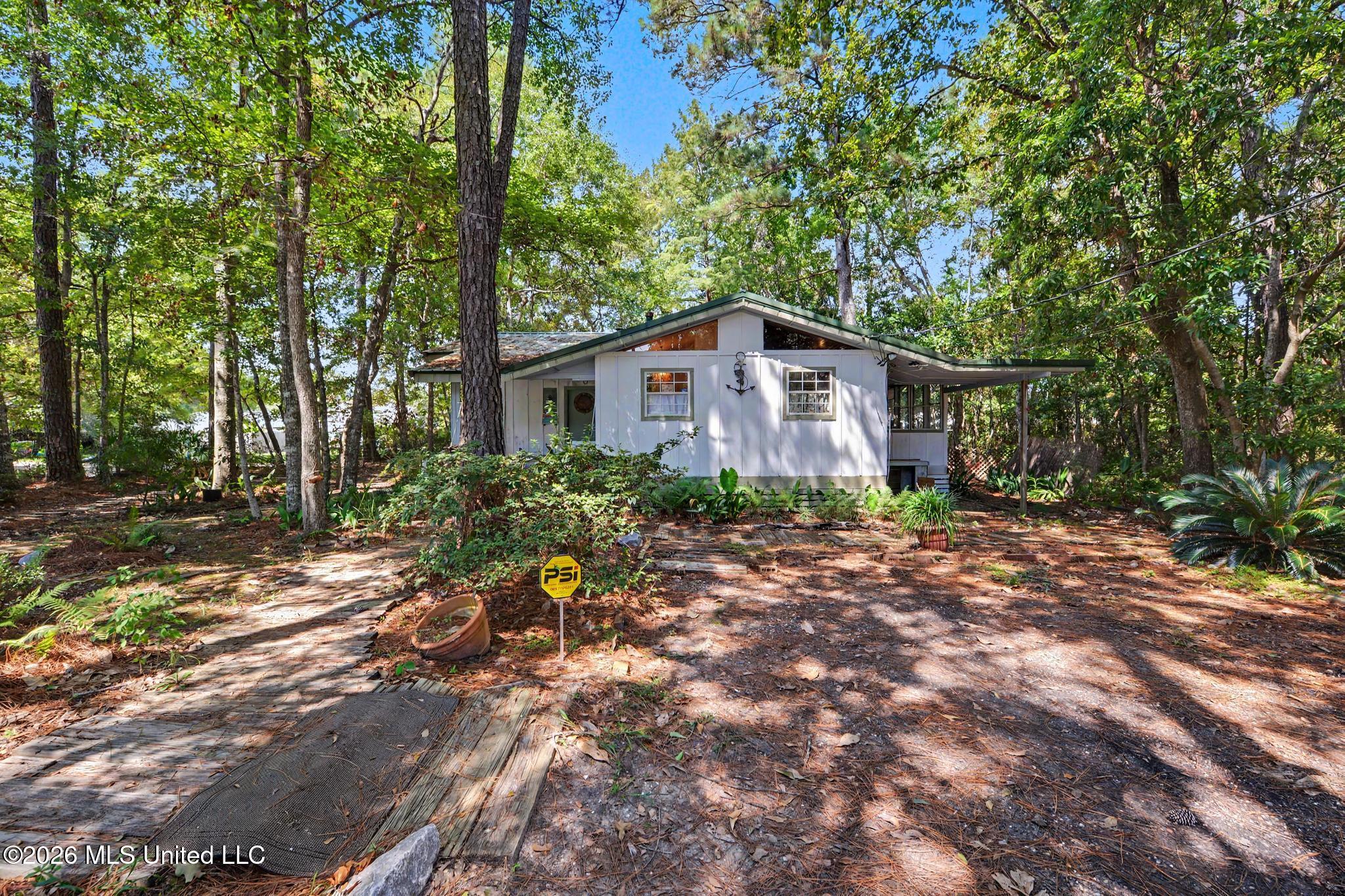 9204 Live Oak Avenue — photo
