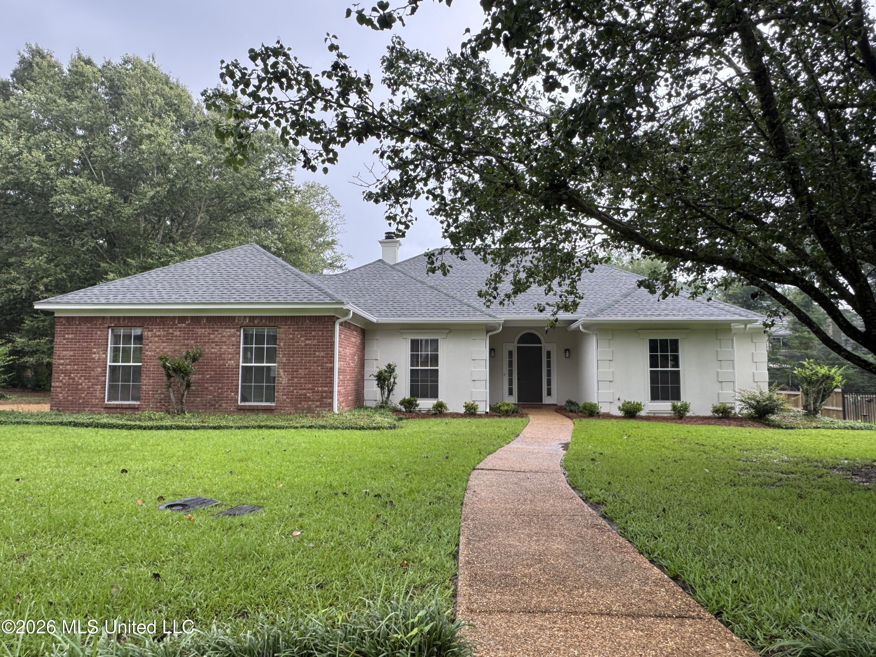 76 Eastgate Drive — photo
