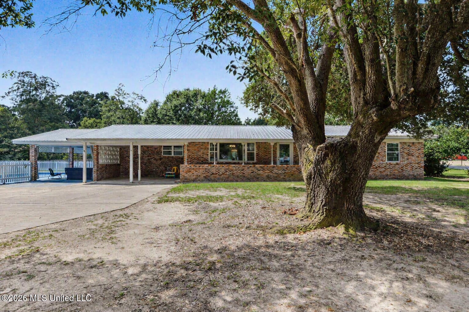 22612 Highway 613 — photo
