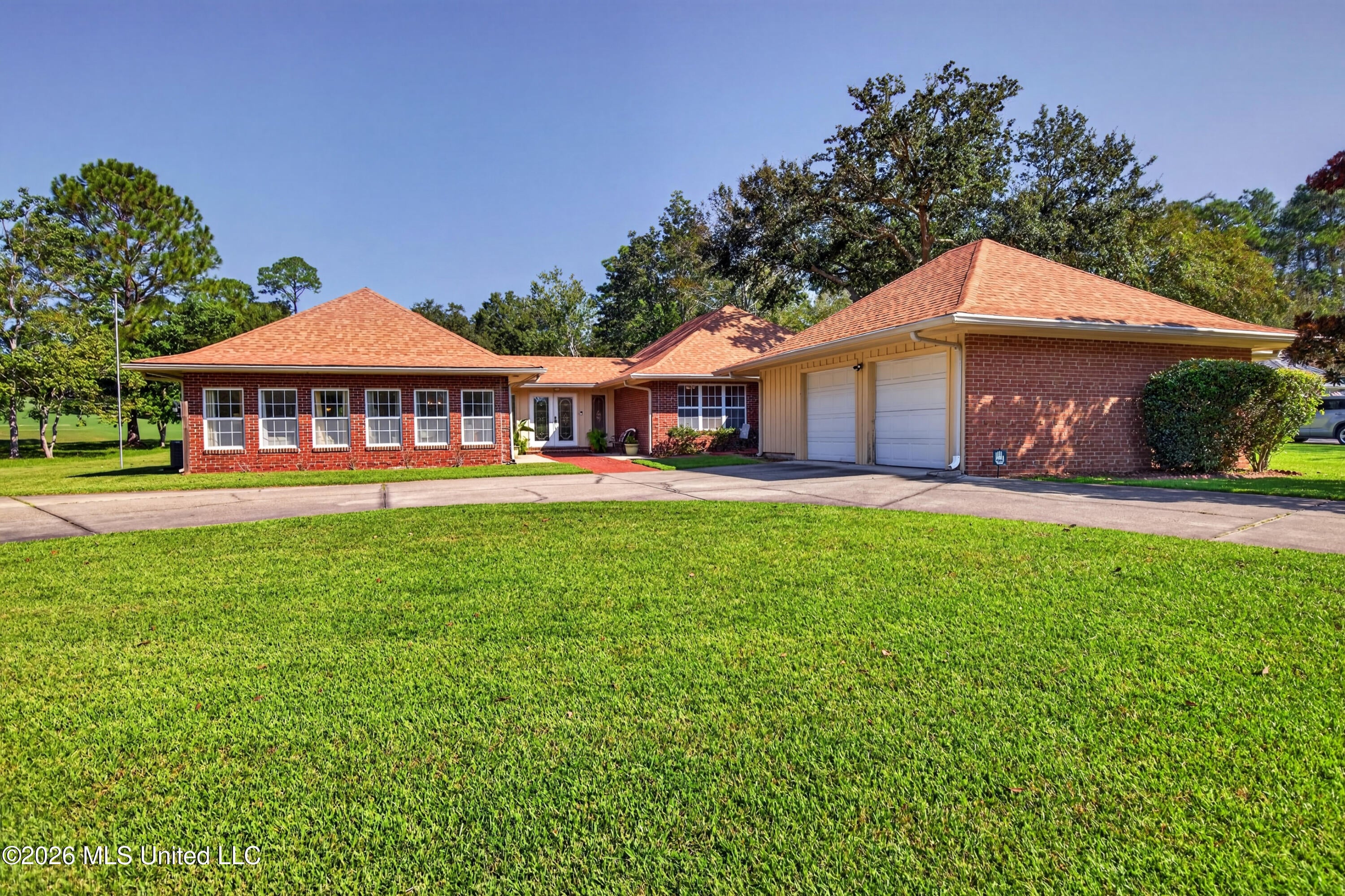 56113 E Diamondhead Drive — photo