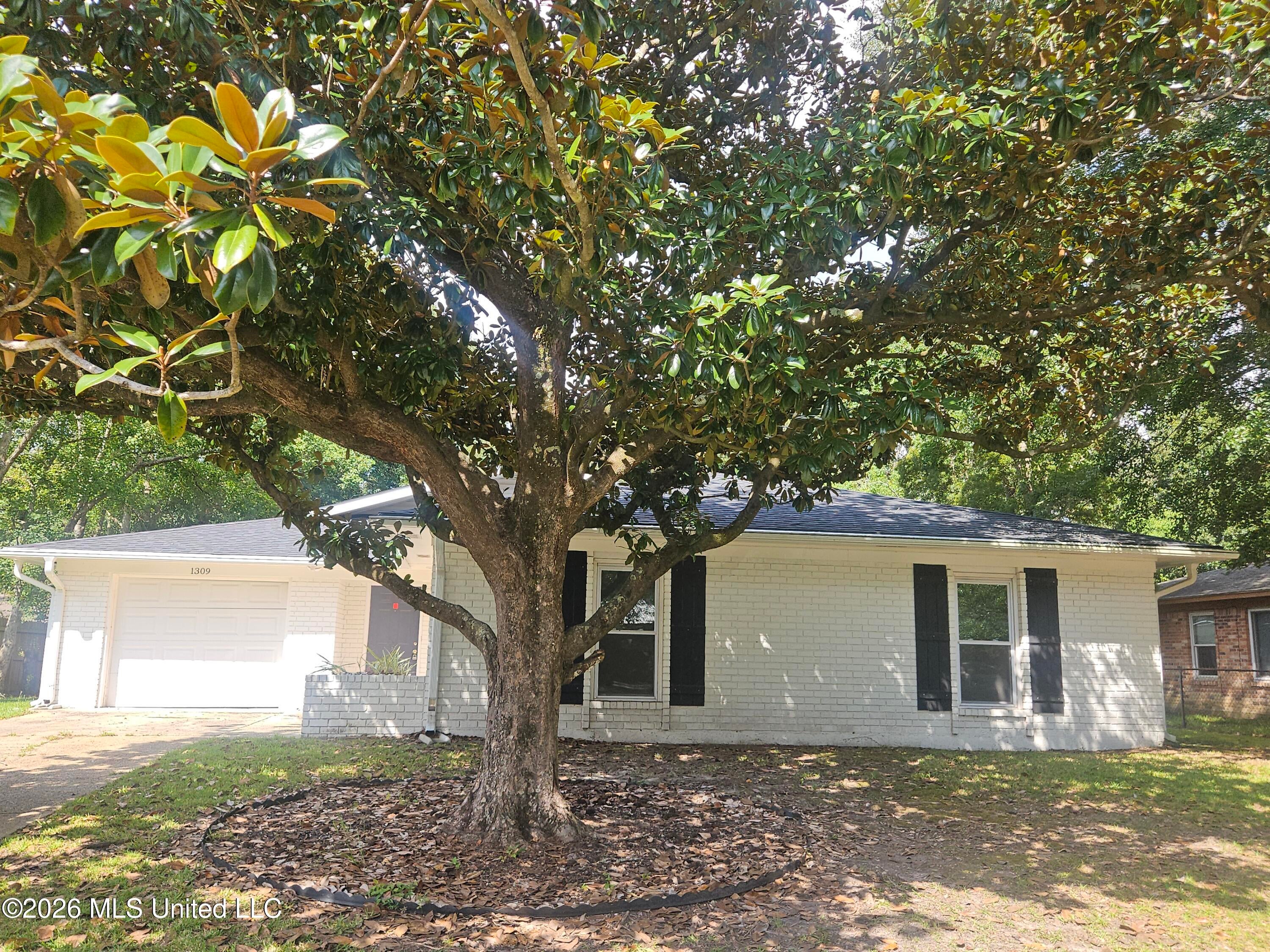 1309 Parktown Drive — photo