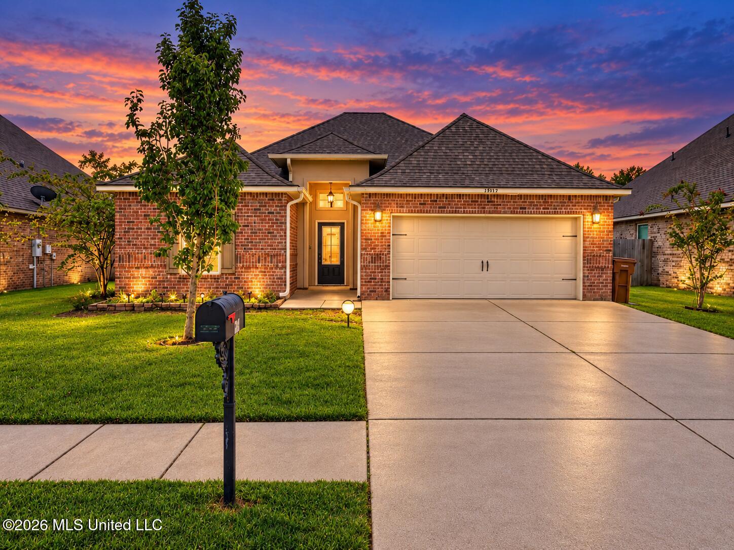 13347 Hilliard Street — photo