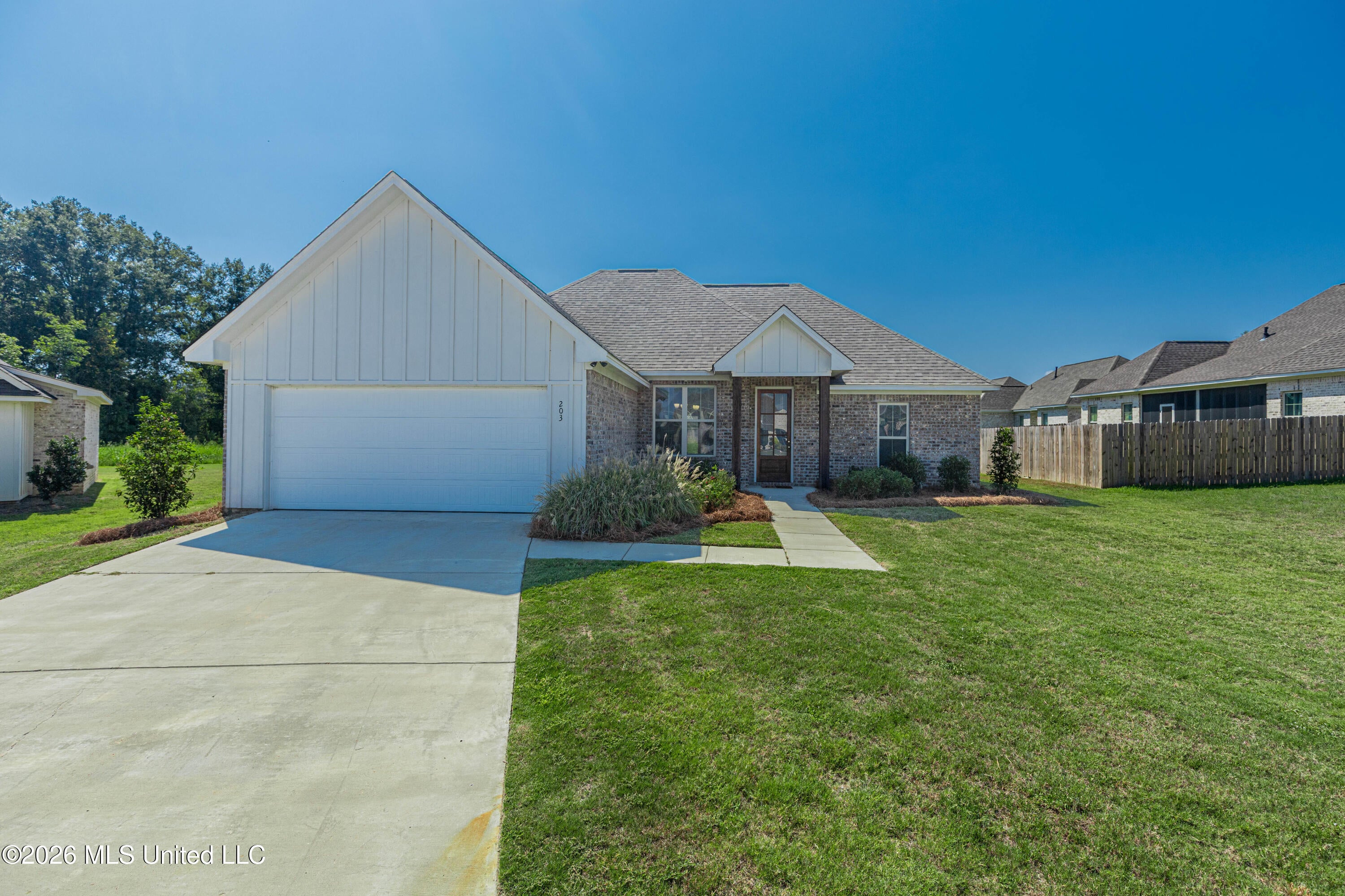 203 Silver Maple Place — photo