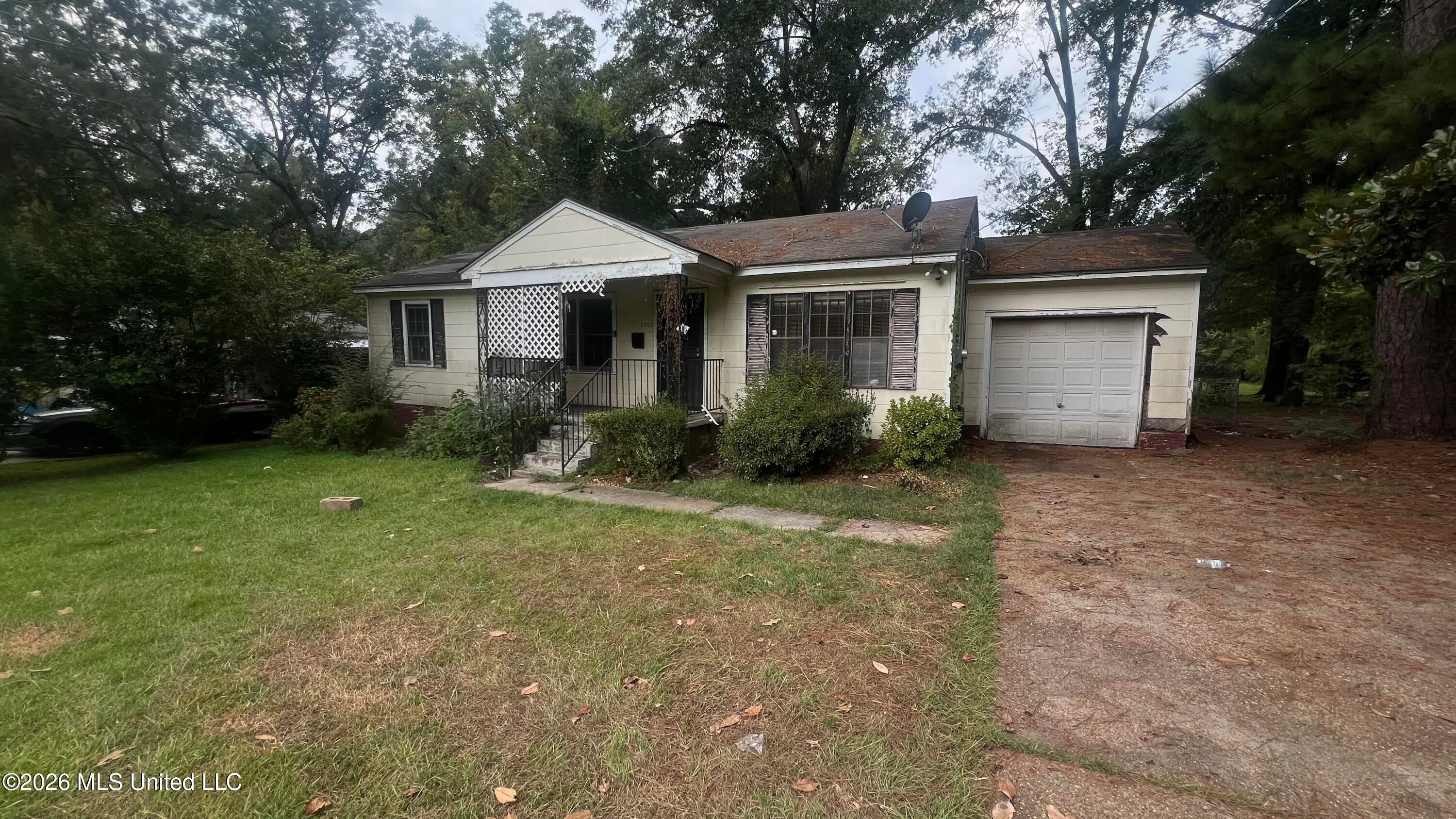 2303 Belvedere Drive — photo