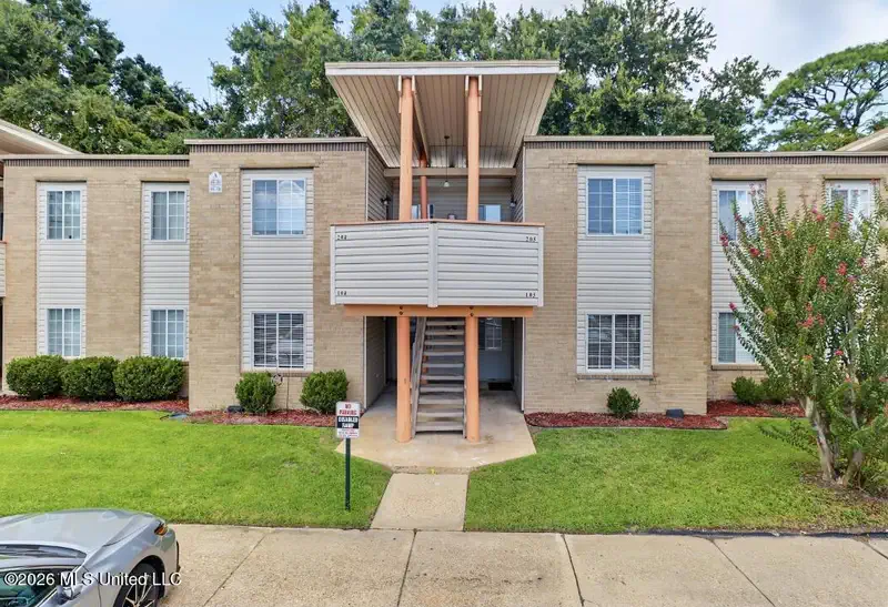245 Mcdonnell #105 — photo