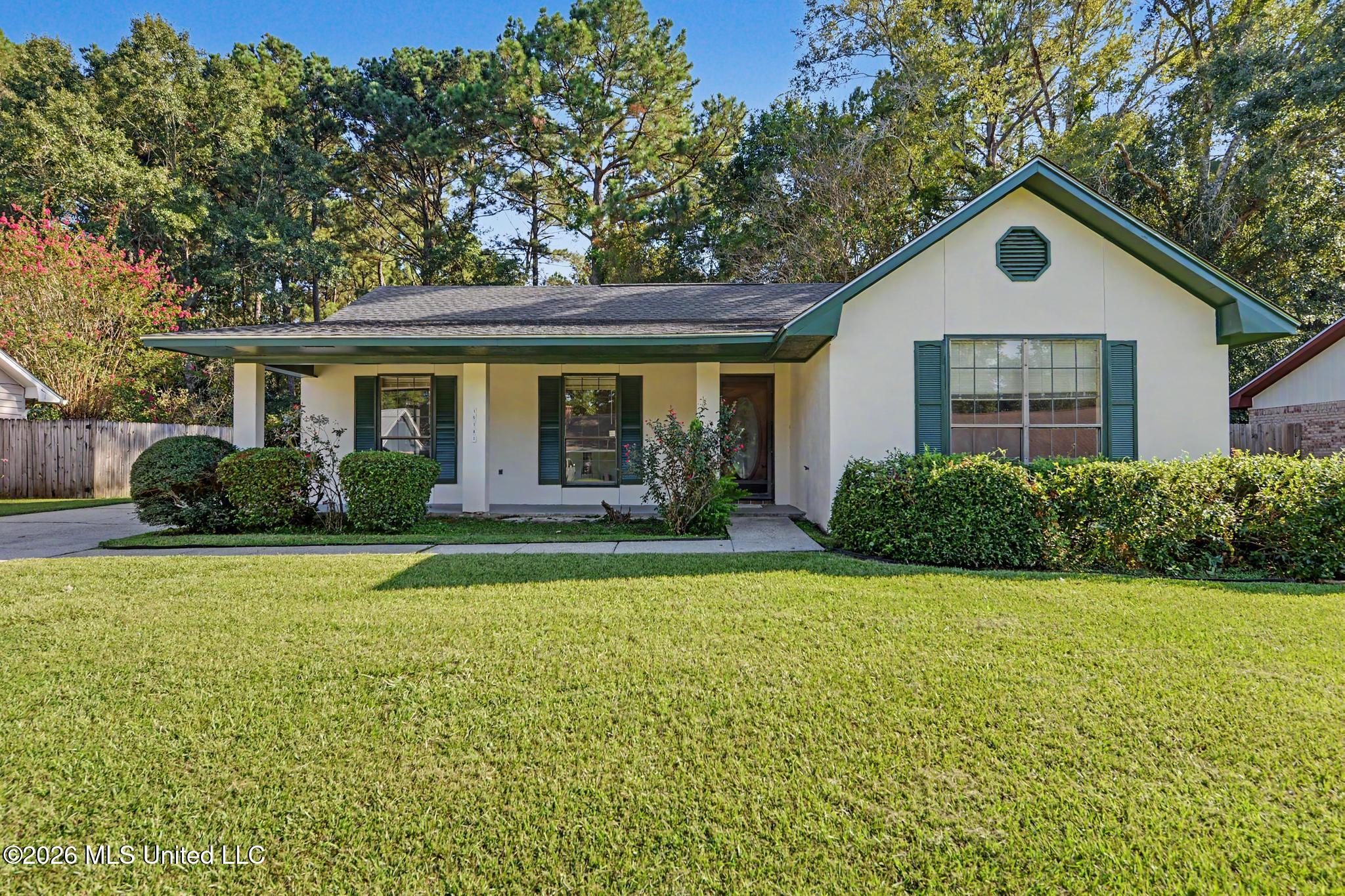 15183 N Parkwood Drive — photo