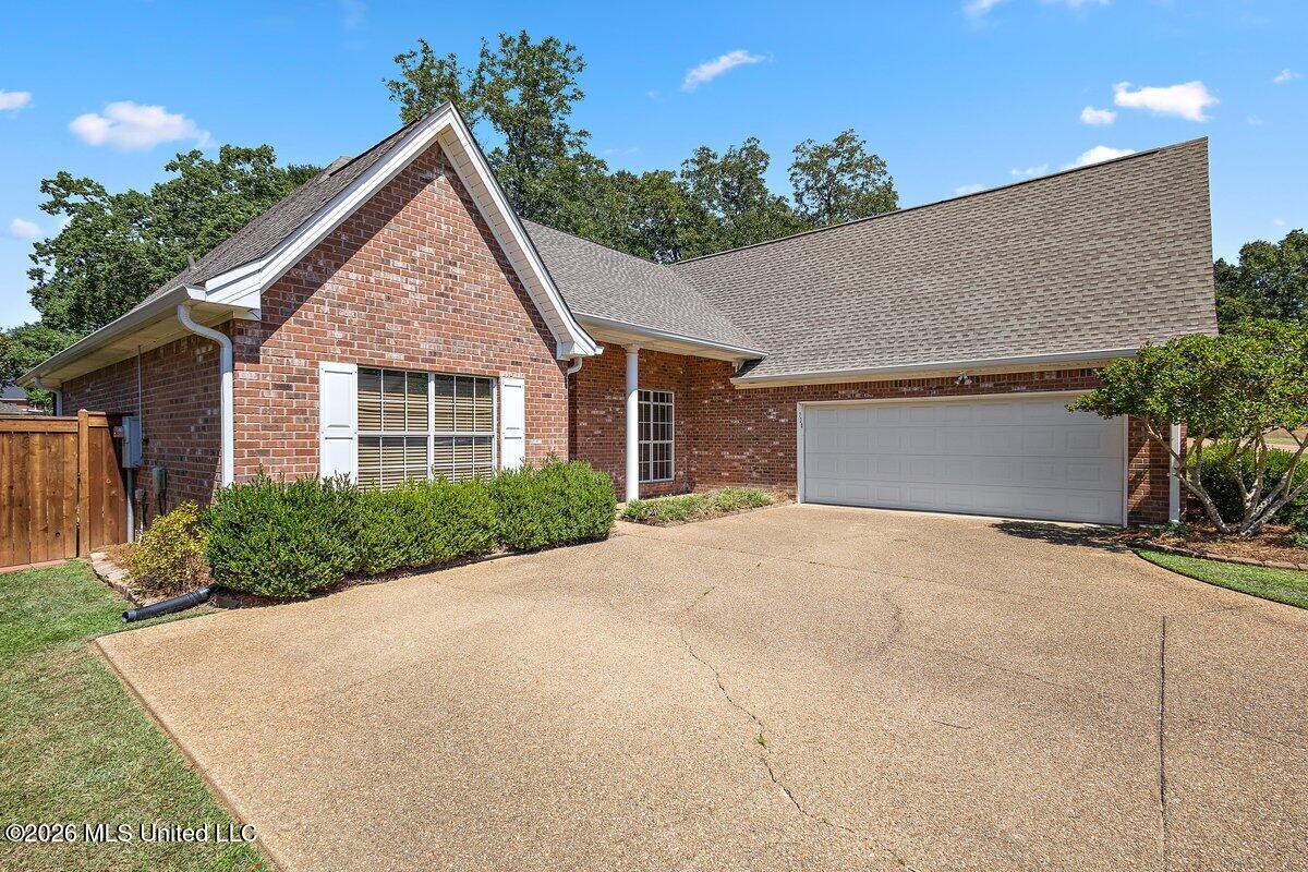 728 Woodrun Drive — photo
