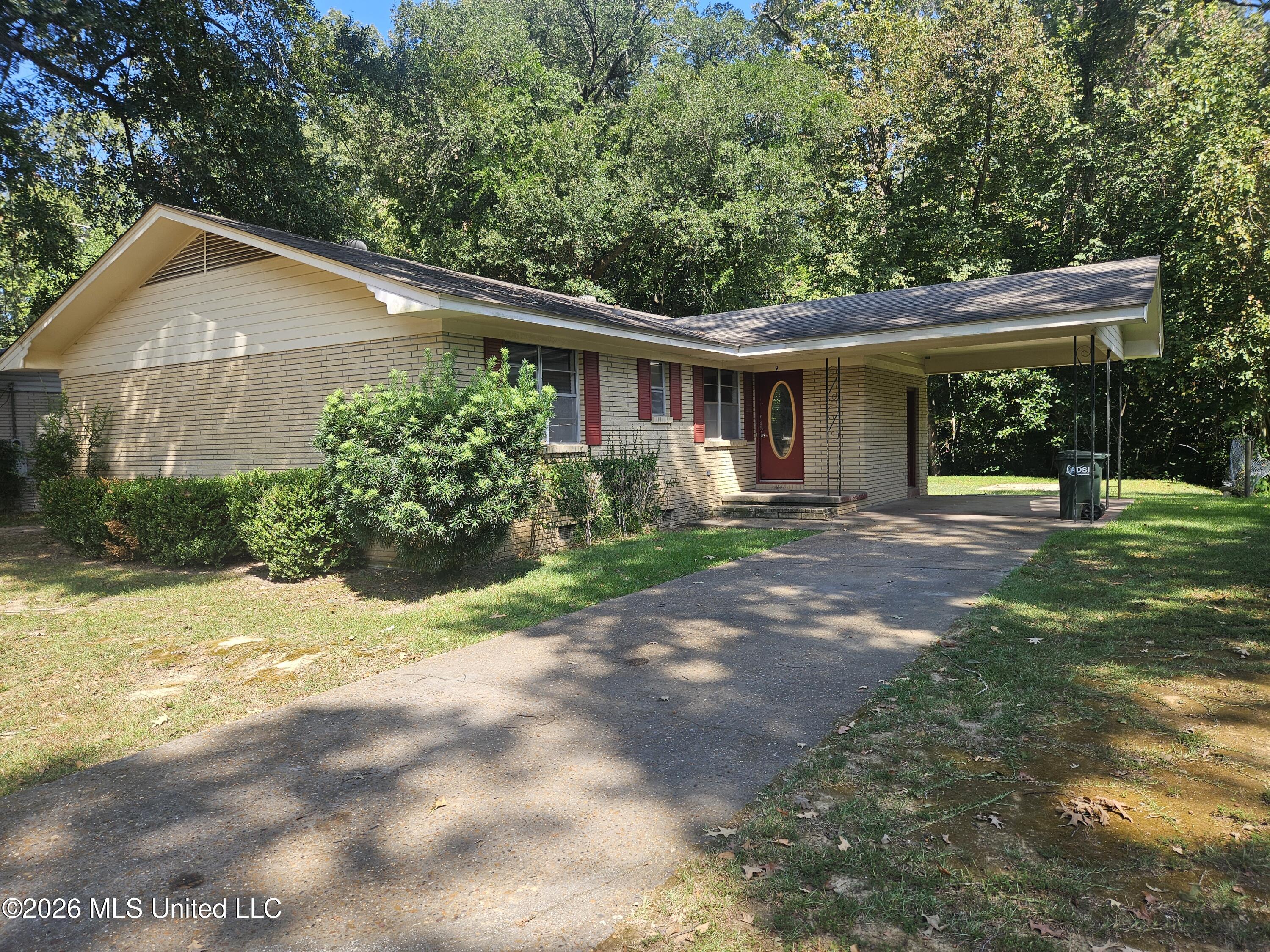 9 Woodside Court — photo