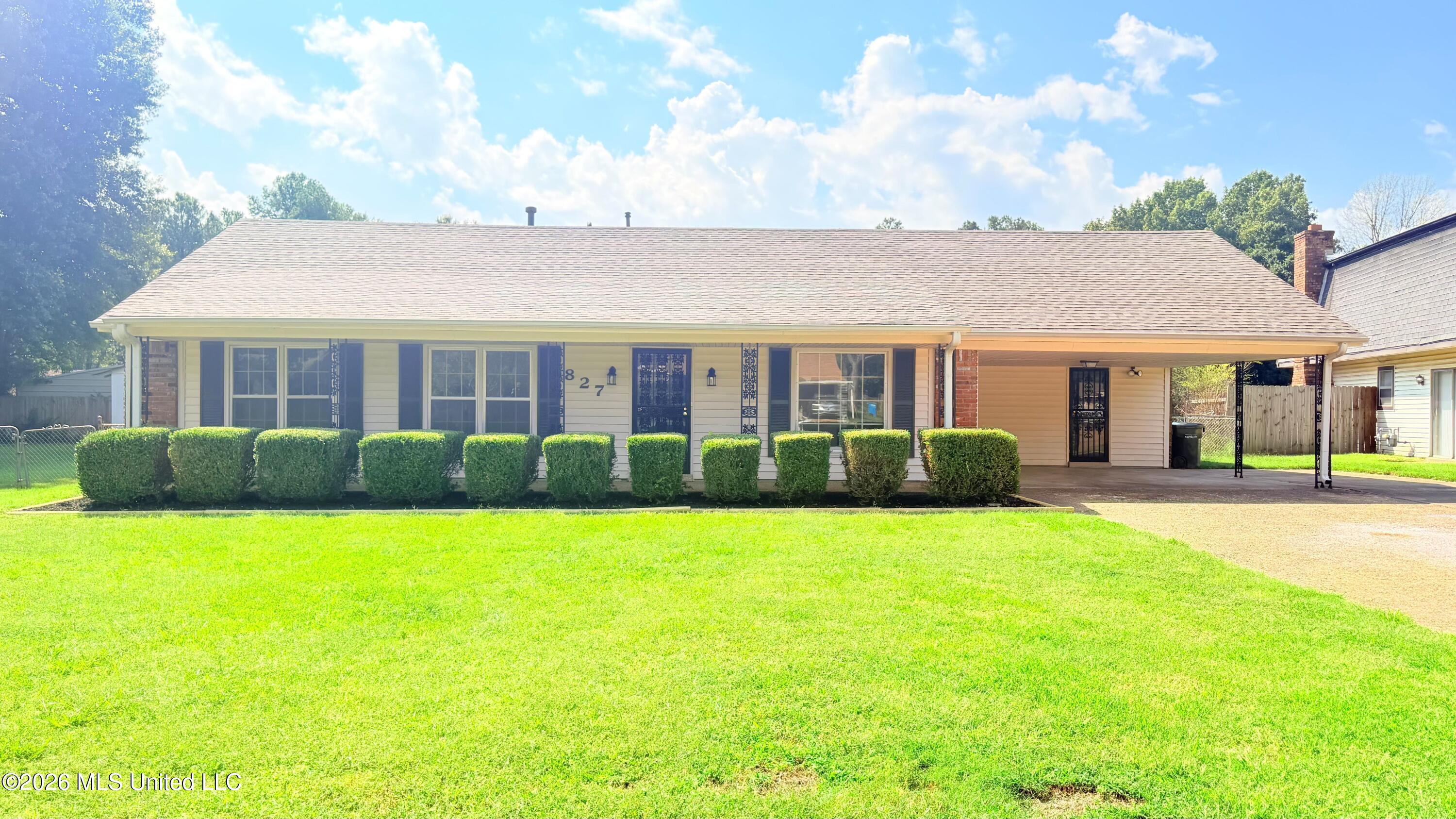 827 Dinwiddie Cove — photo