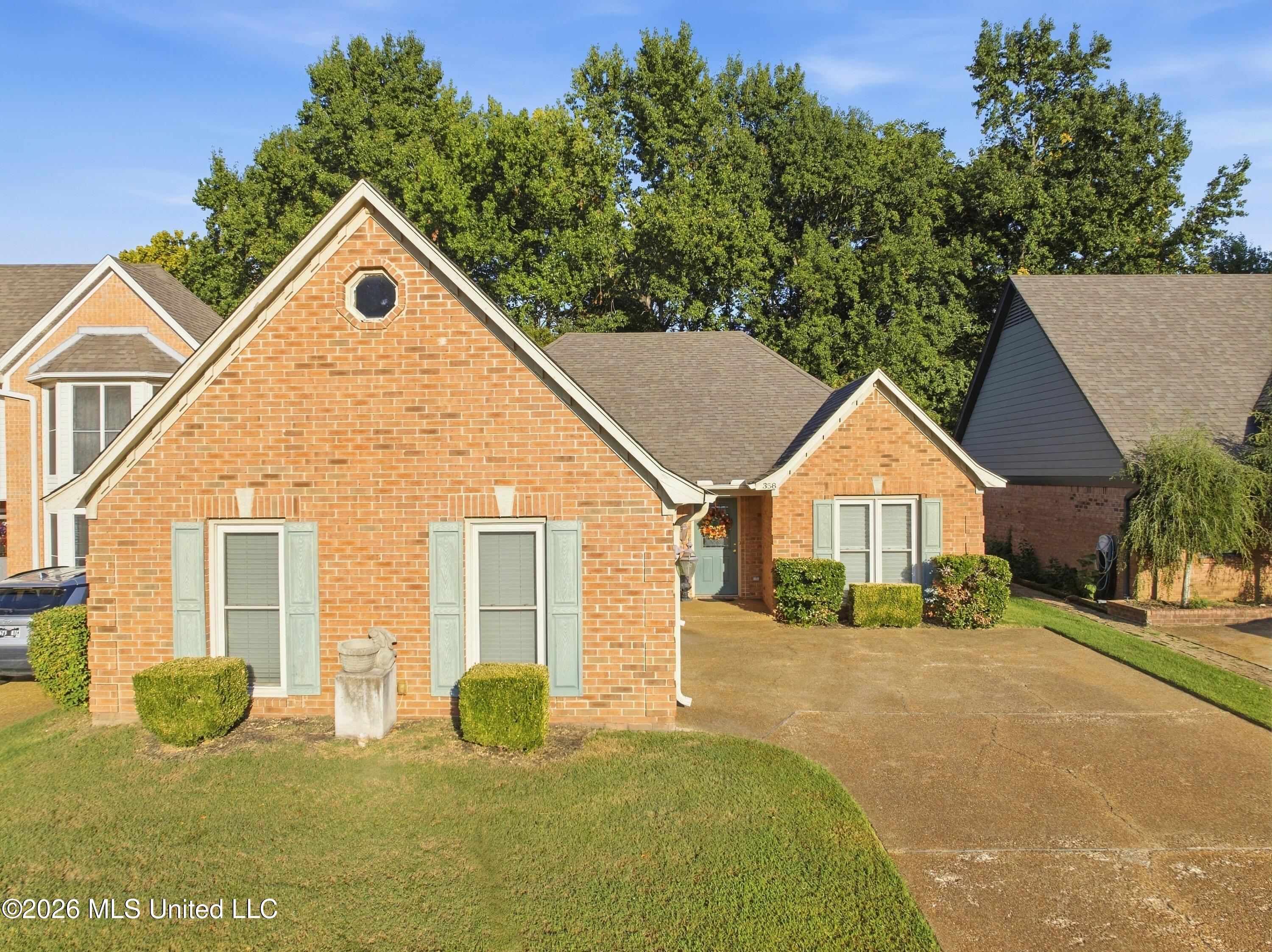 358 Fairway Oaks Drive — photo