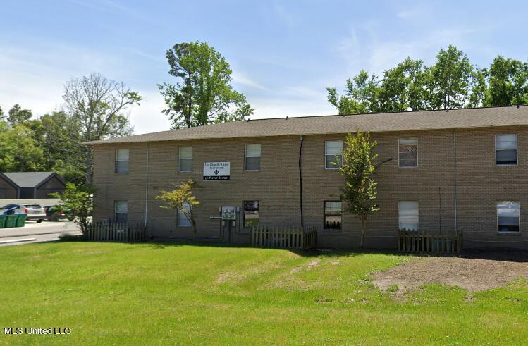 318 Porter Avenue #207 — photo