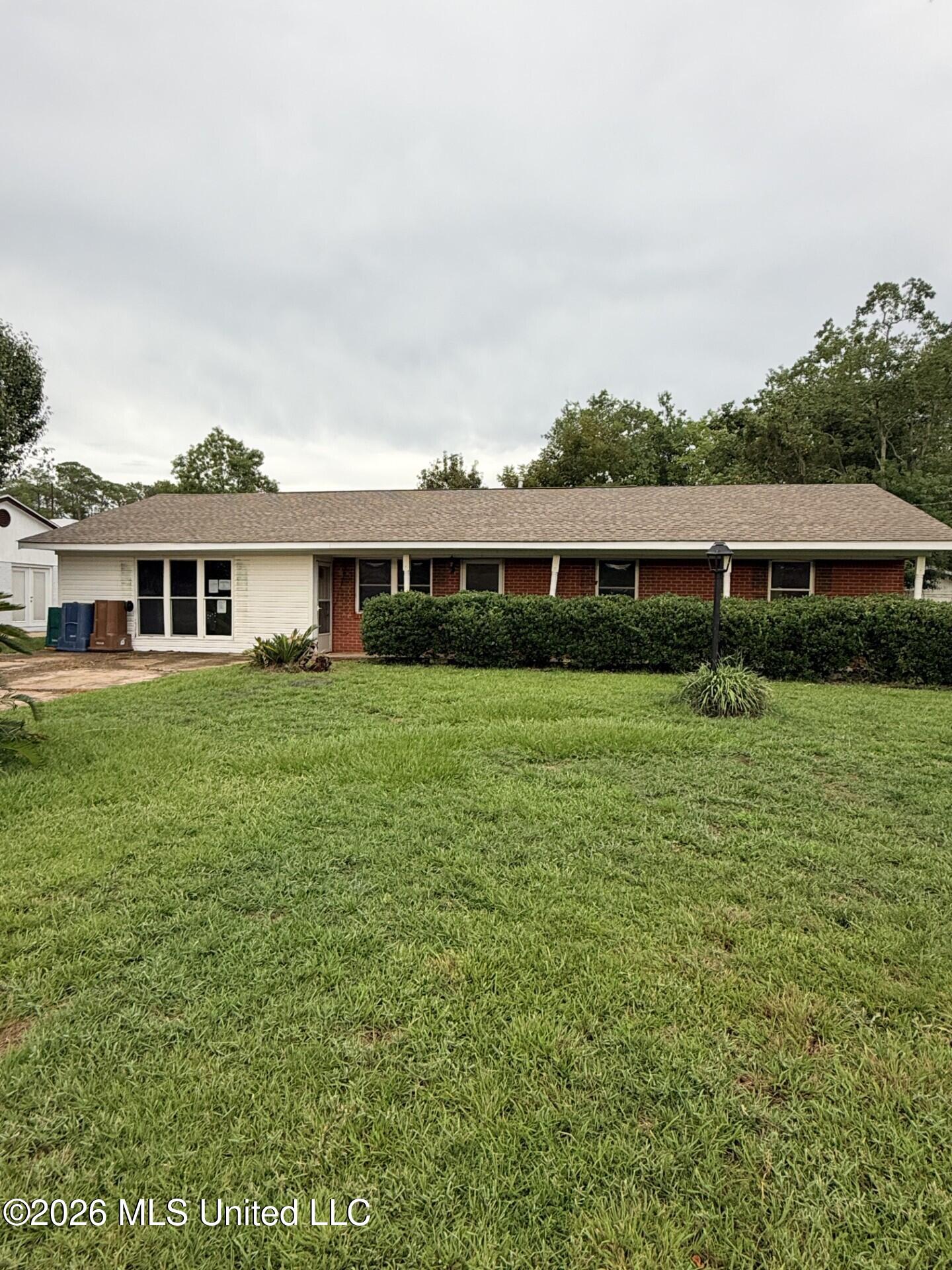 118 Hemlock Drive — photo