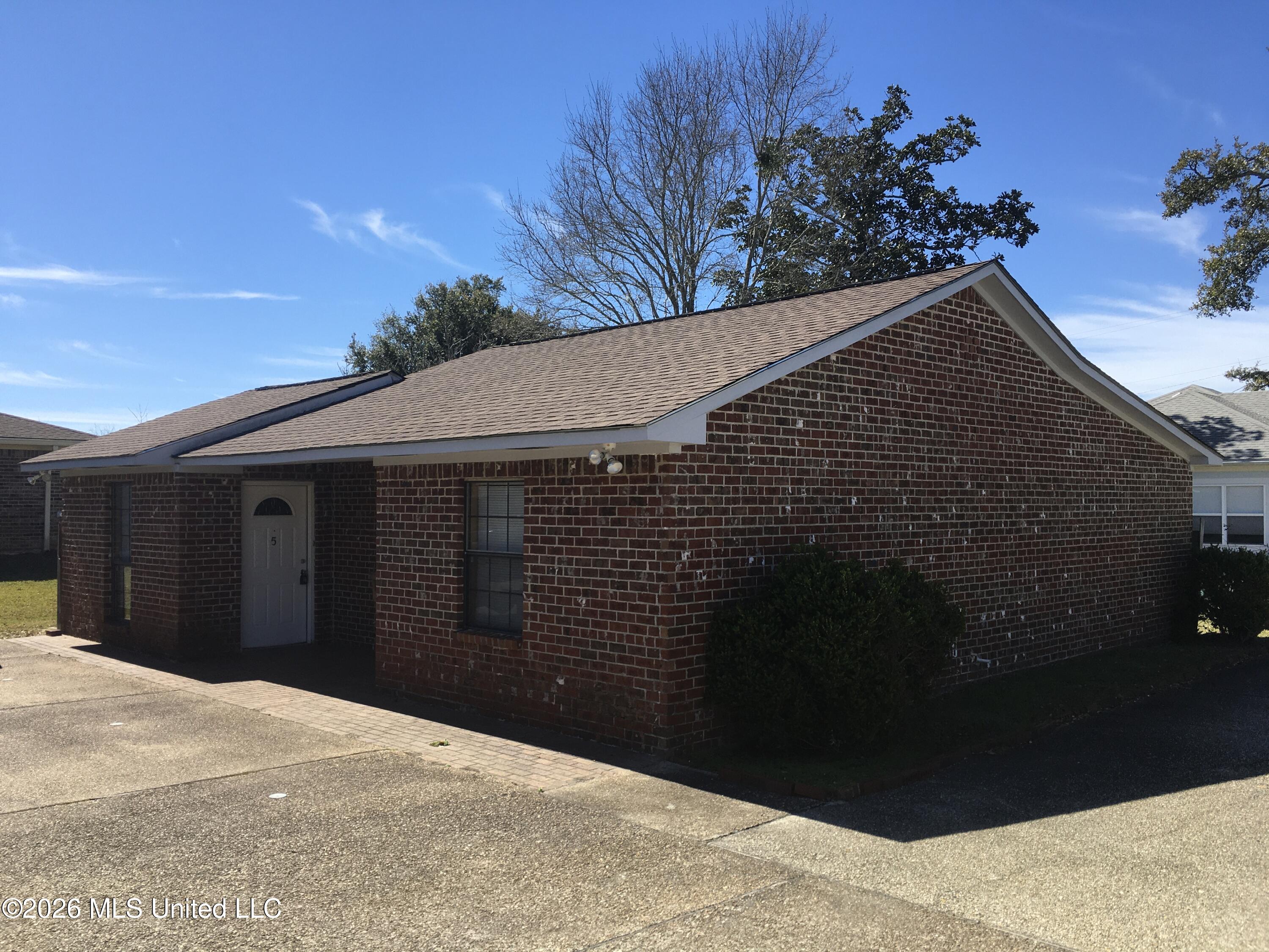 406 Russell Avenue #5 — photo