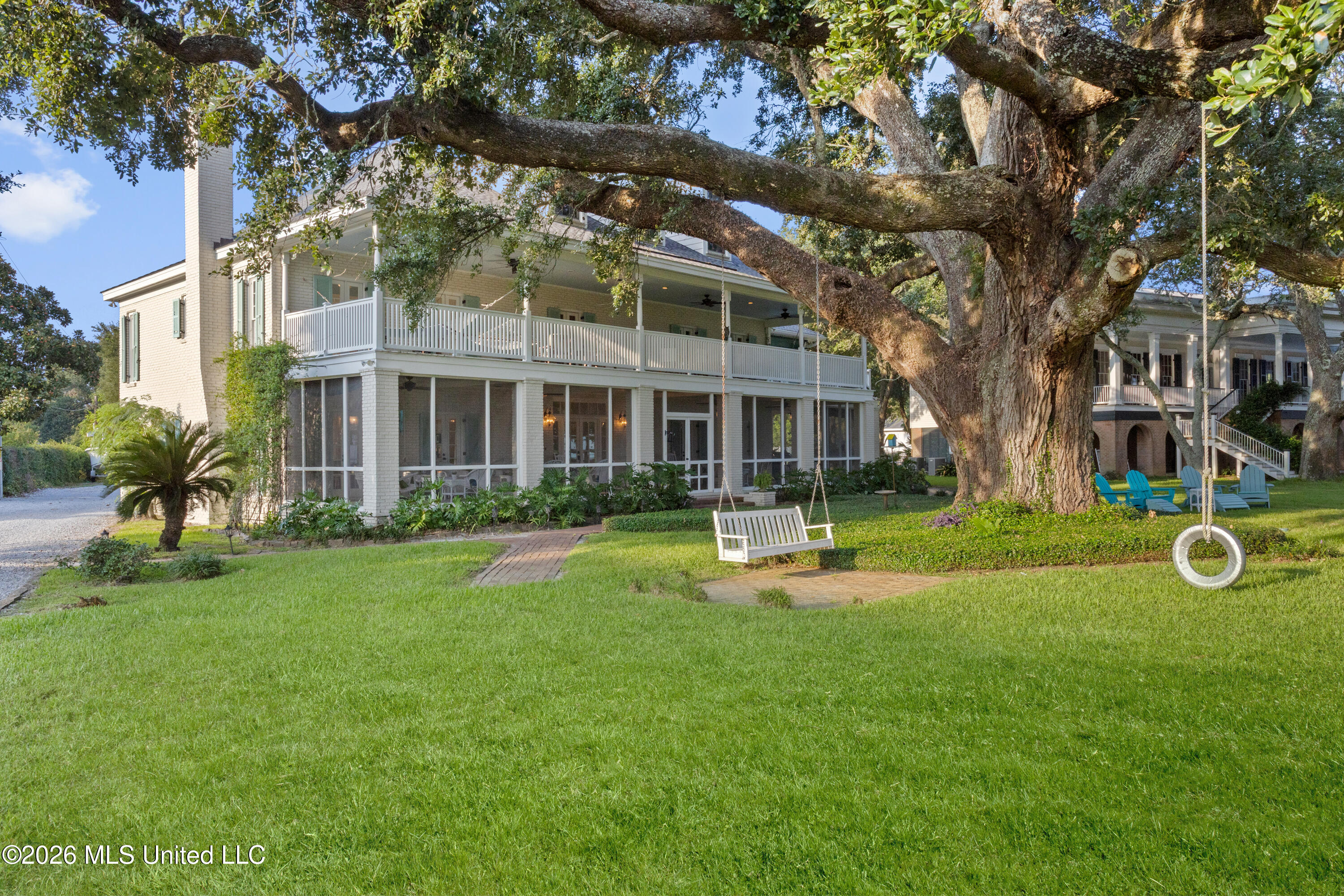 765 E Scenic Drive — photo
