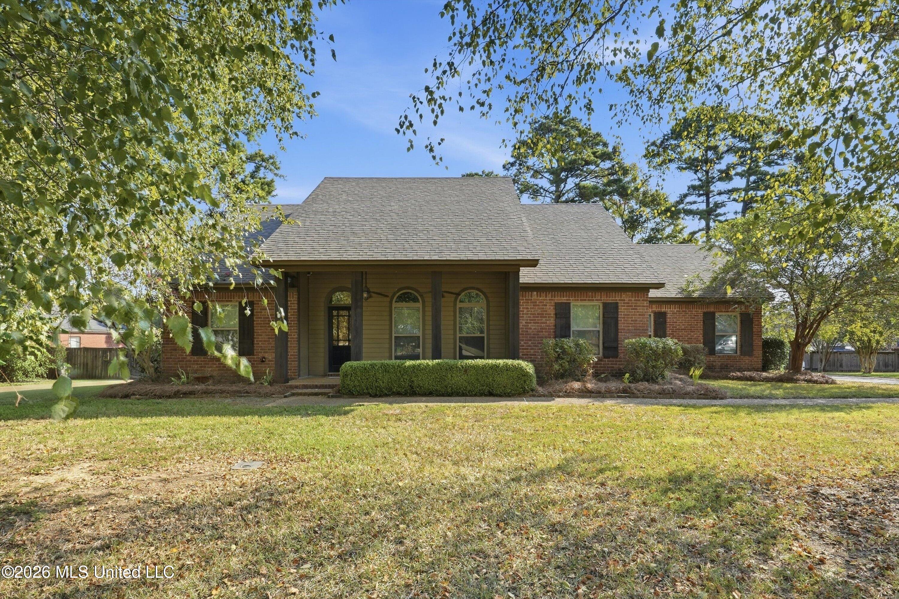 212 Deerfield Club Drive — photo