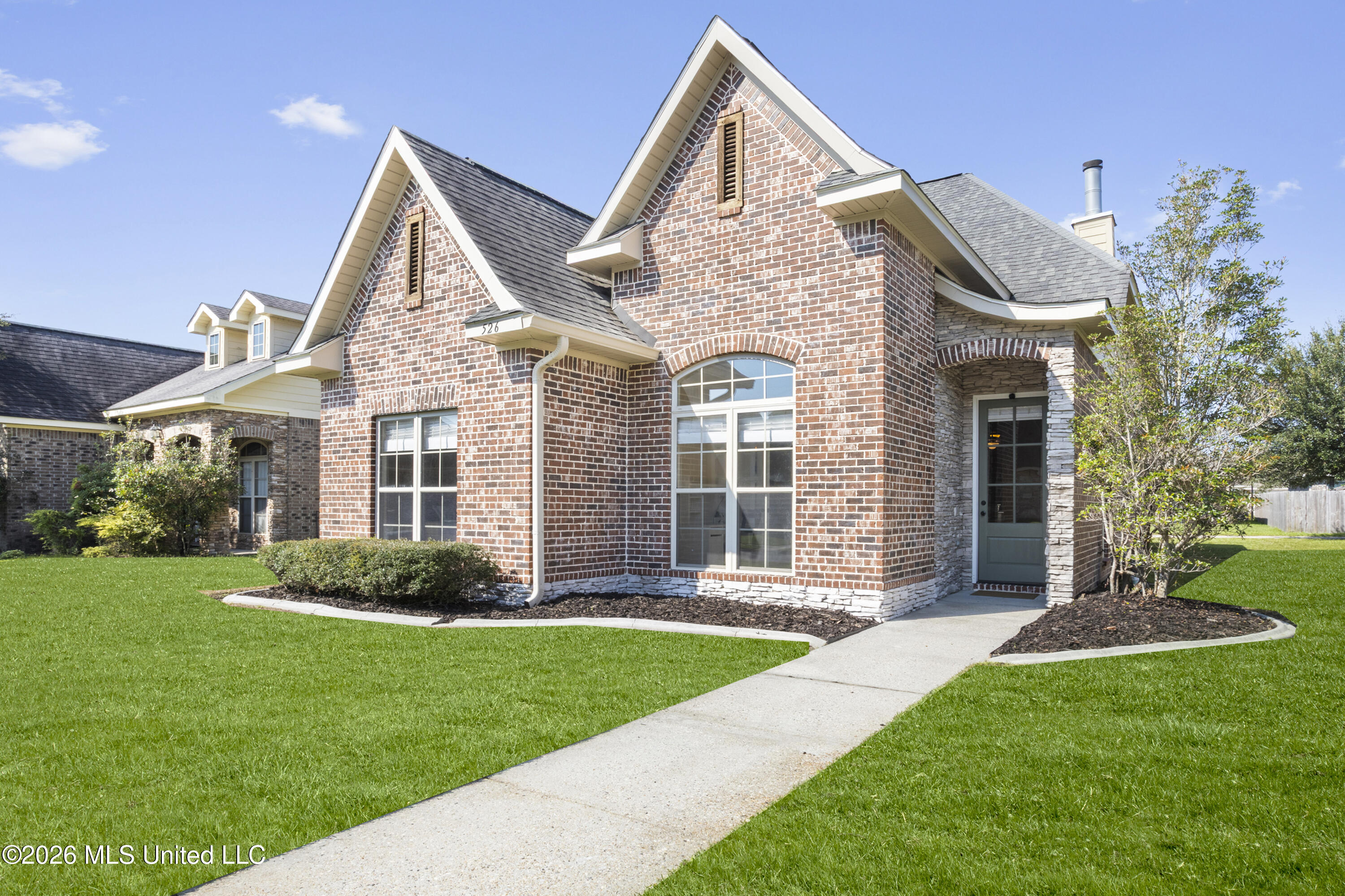526 Palm Breeze Drive — photo