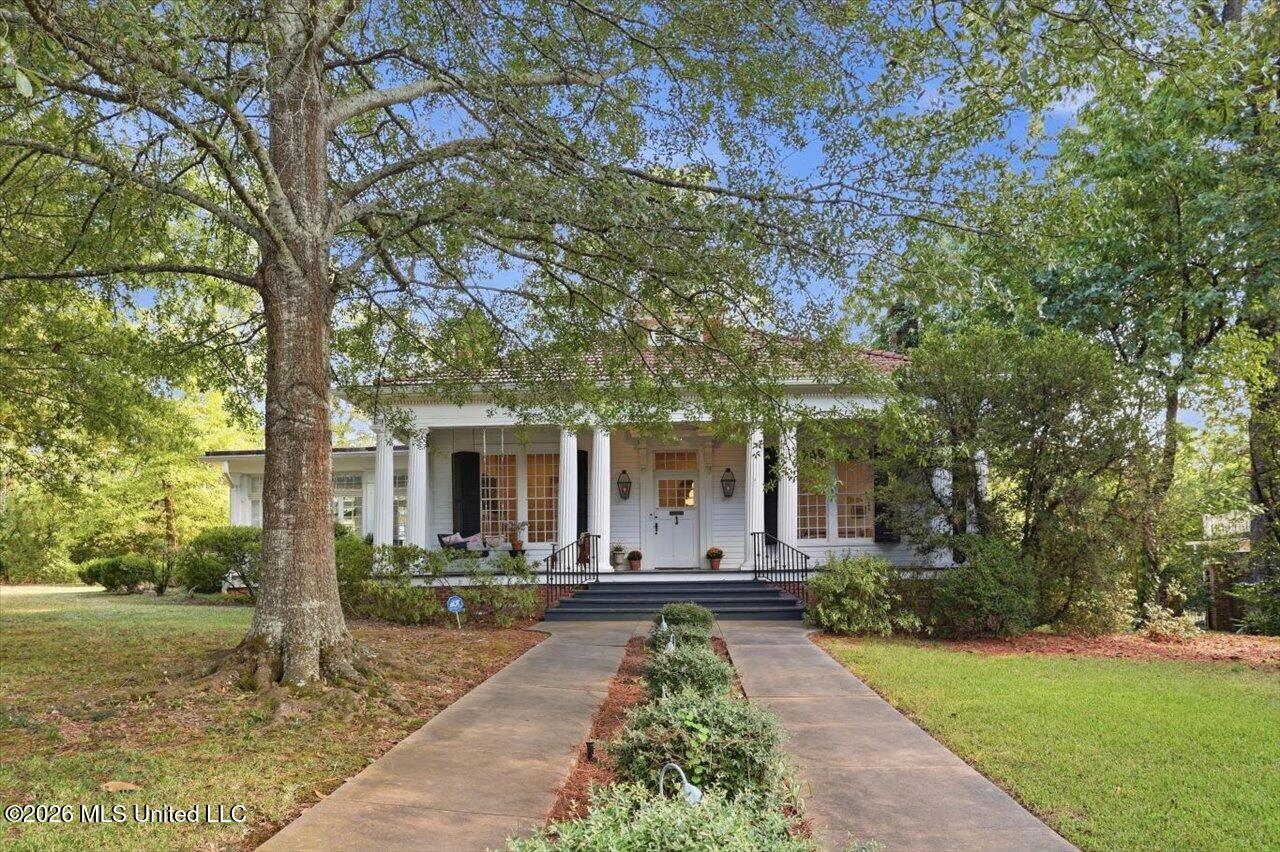 1025 Pinehurst Street — photo