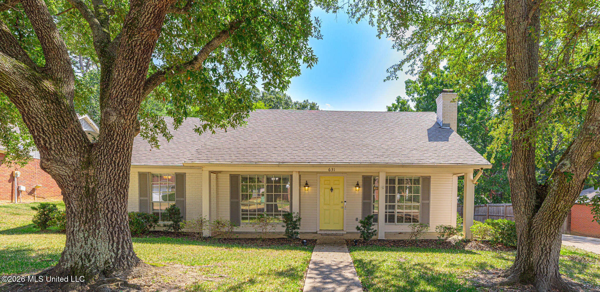631 Live Oak Drive — photo
