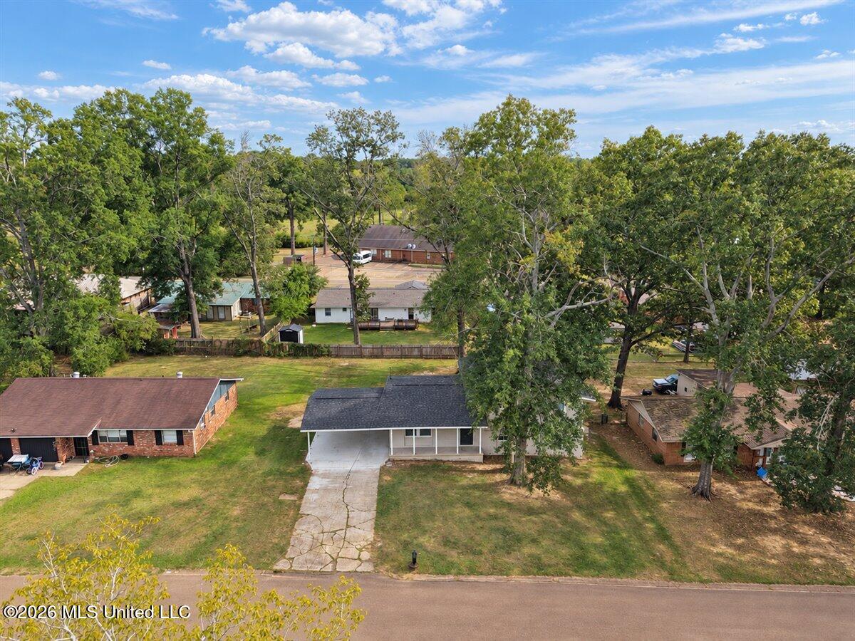 3615 Hood Drive — photo