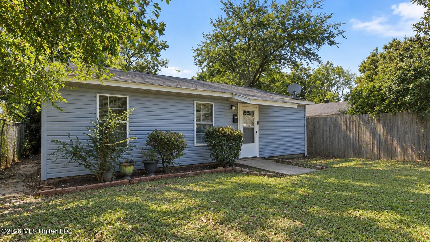 3609 W Northside Drive — photo