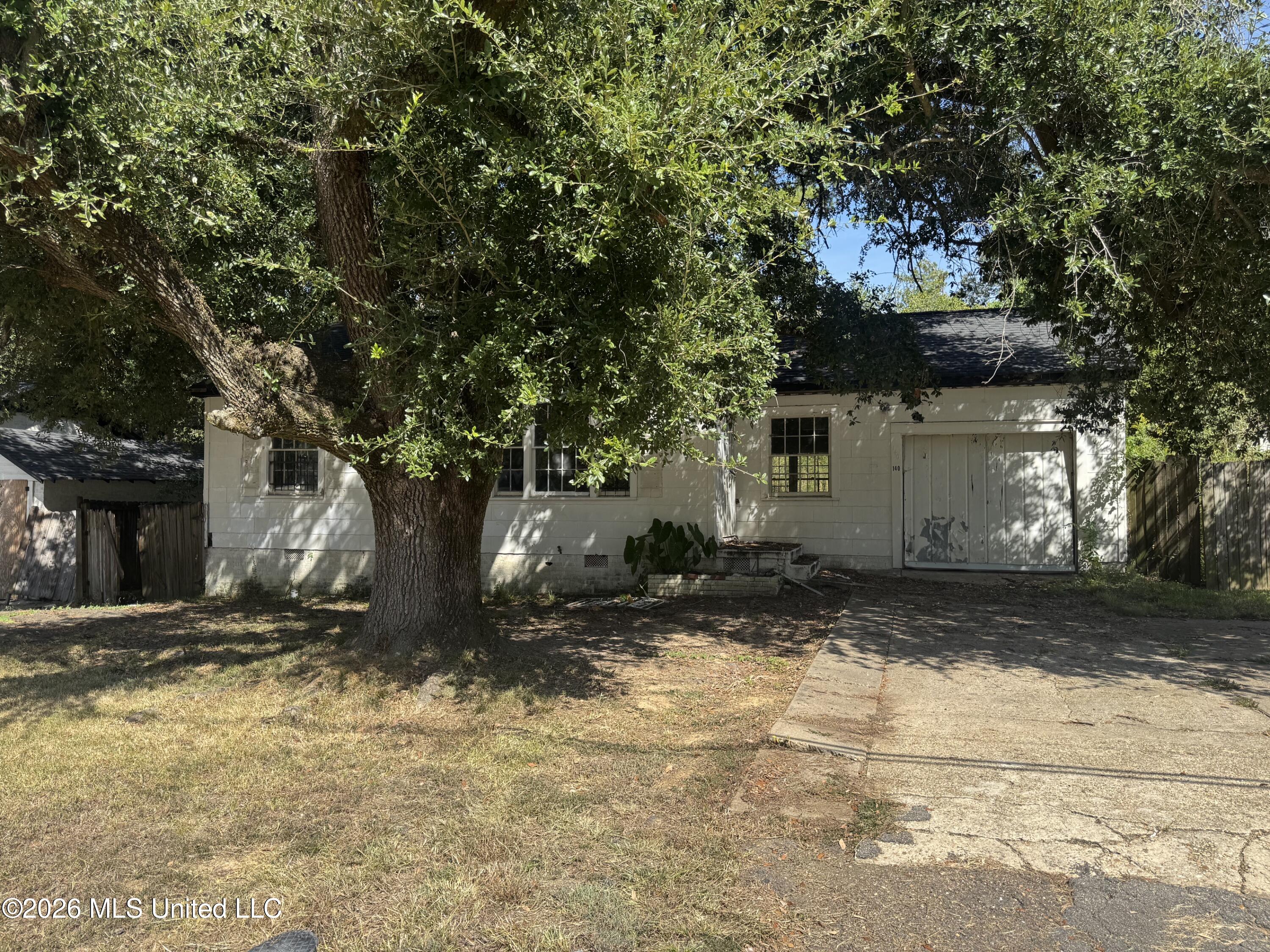 140 Treehaven Drive — photo