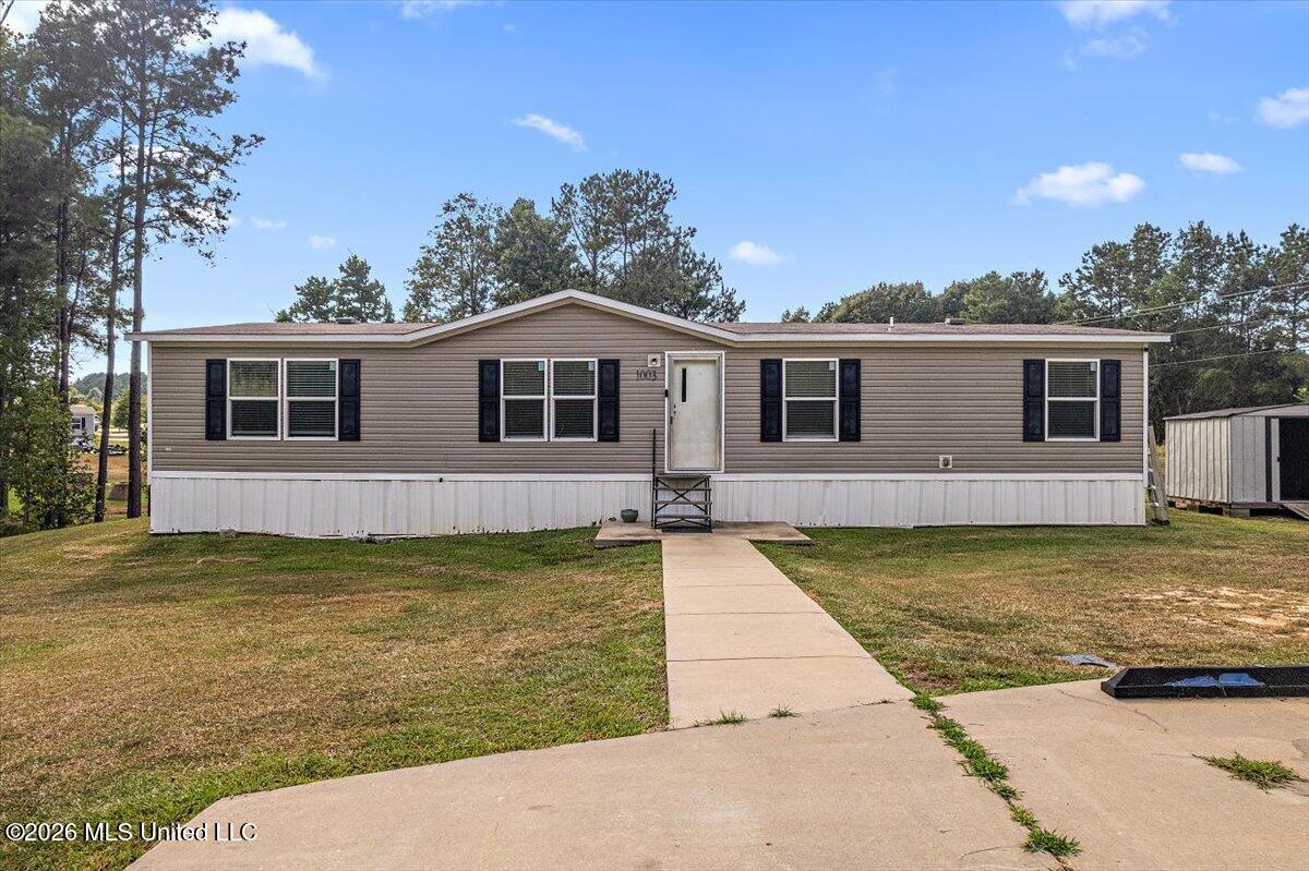 1003 Commodore Court — photo
