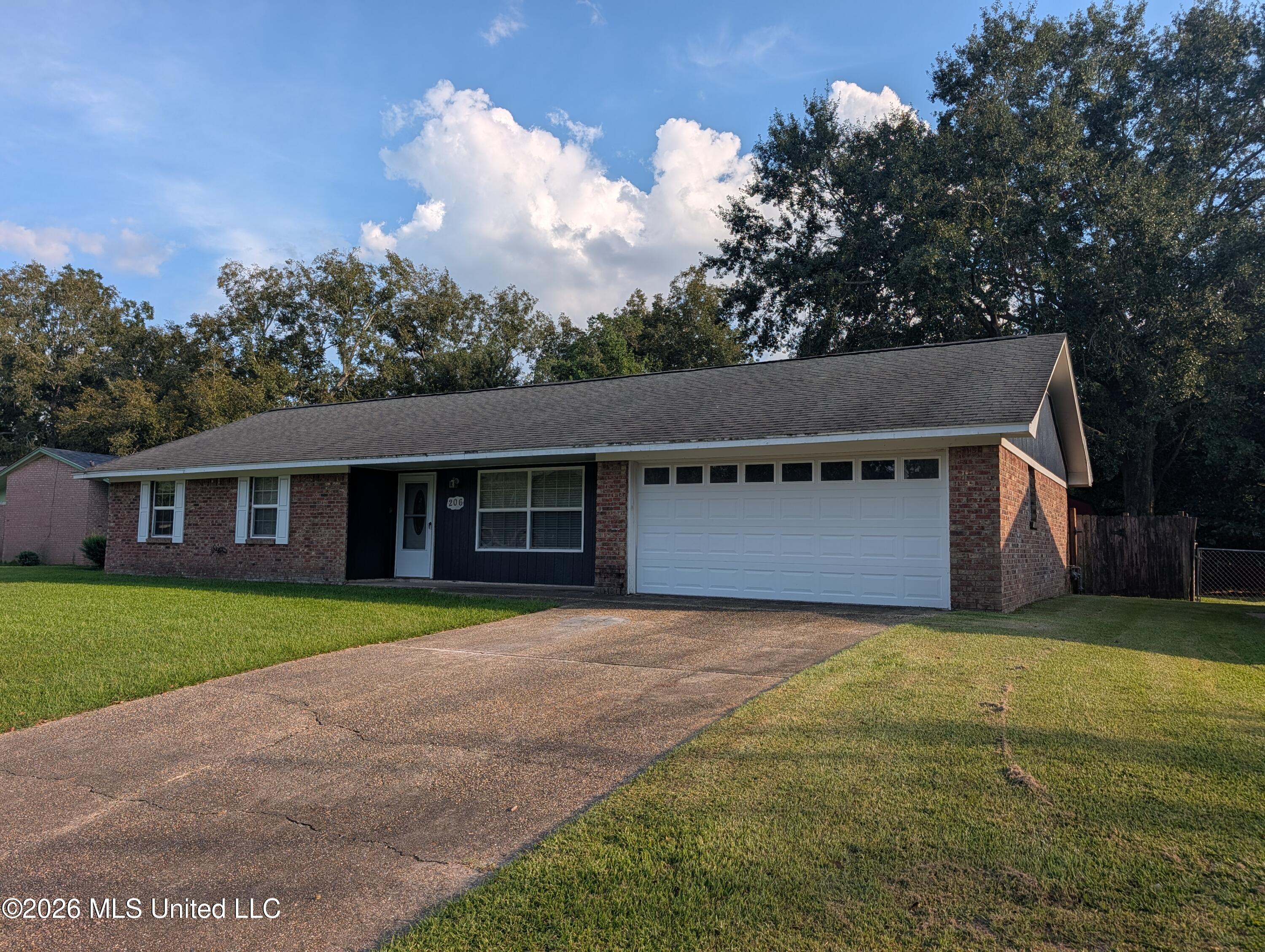 206 Janelle Drive — photo