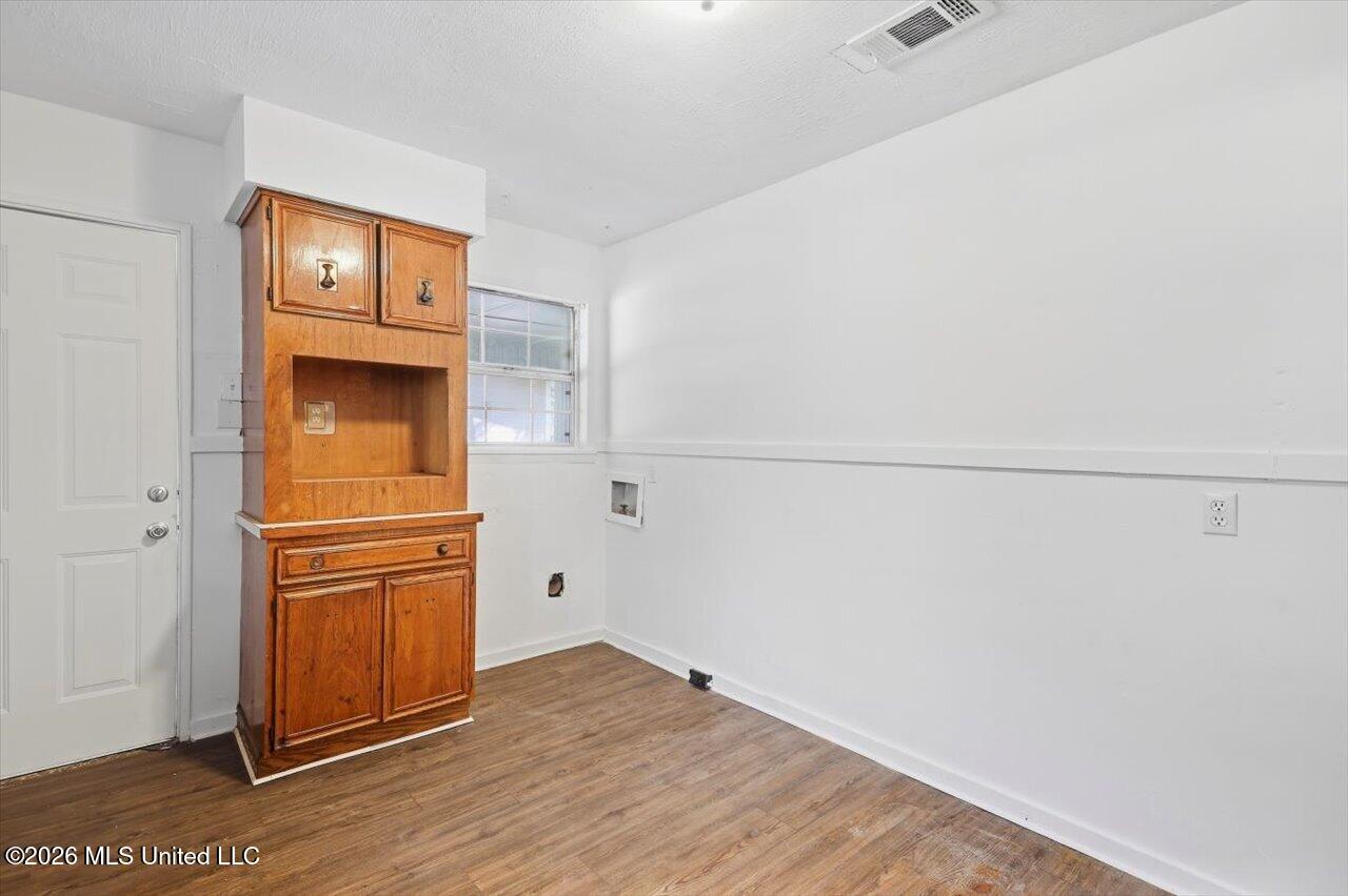 3058 Woodside Drive — photo