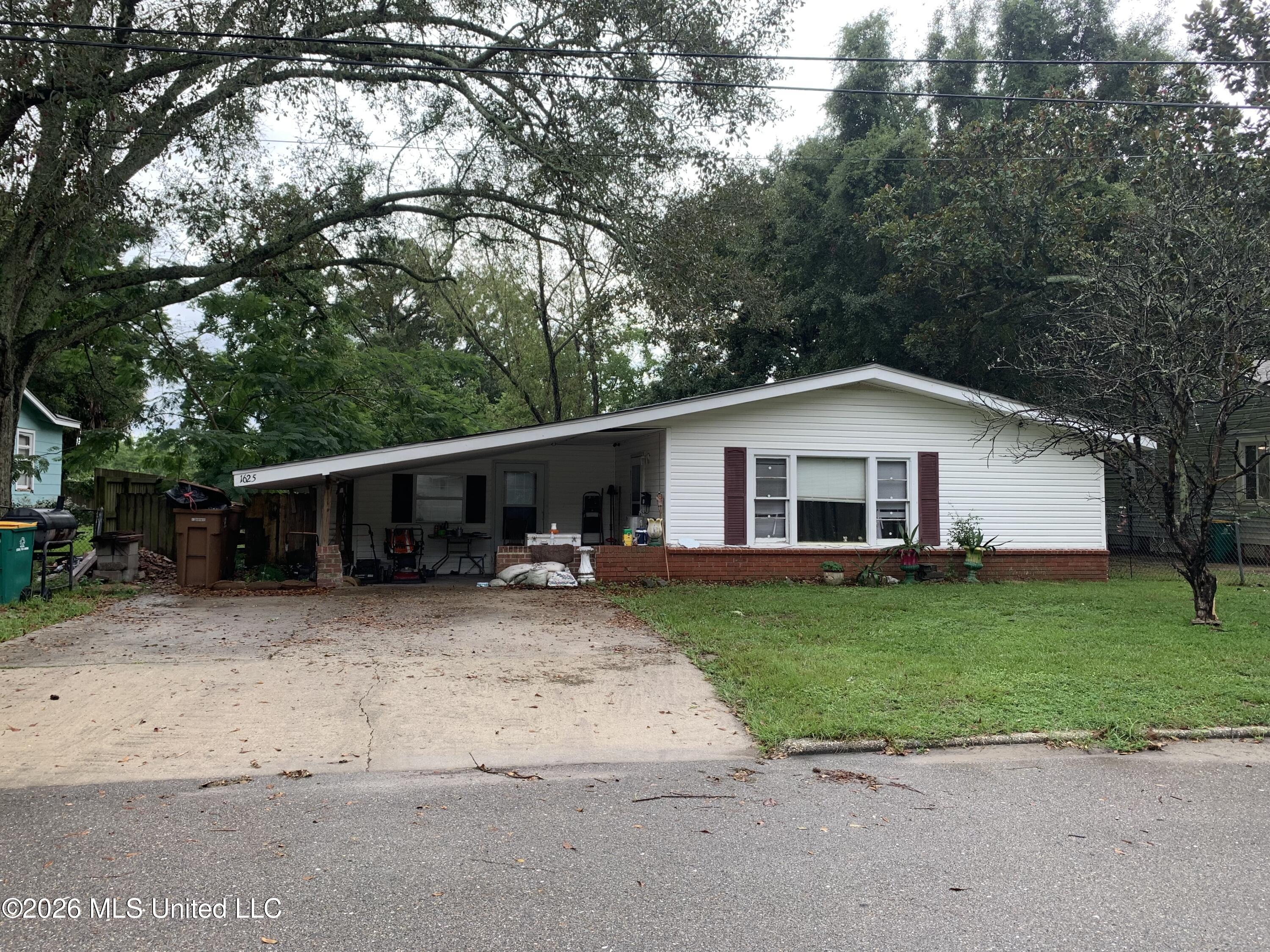 1625 Pringle Circle — photo