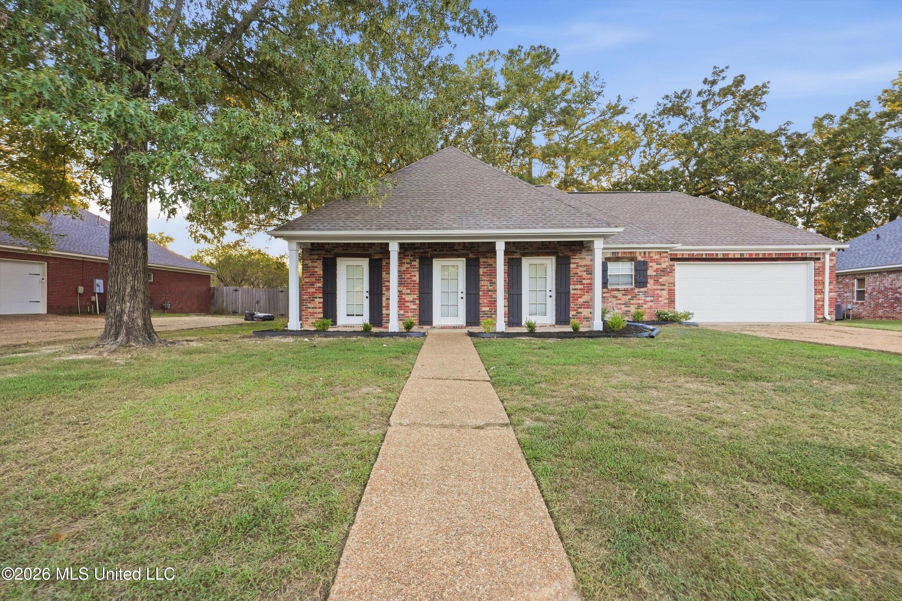 1007 Riverchase N Drive — photo