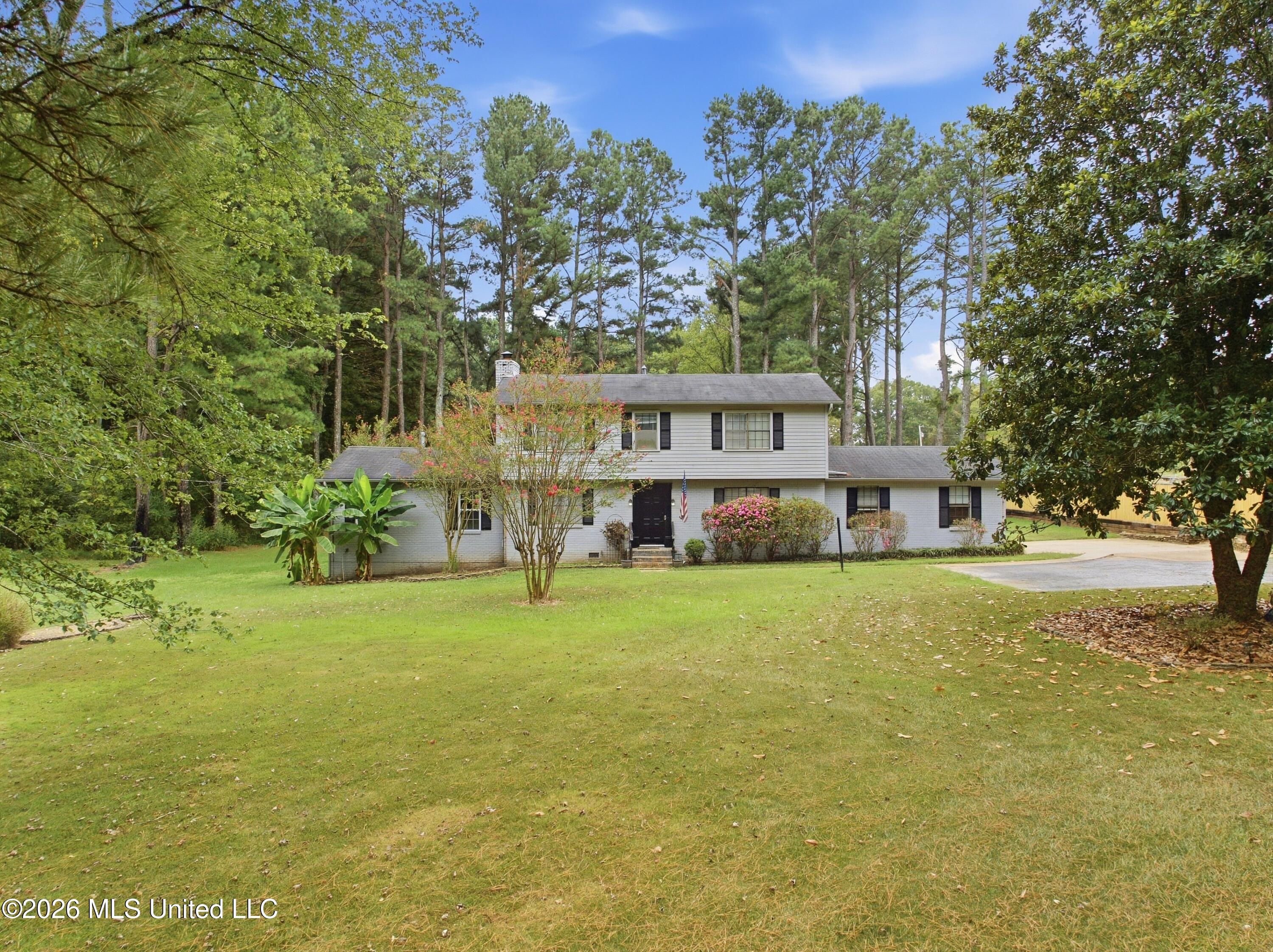 120 Oakwood Drive — photo