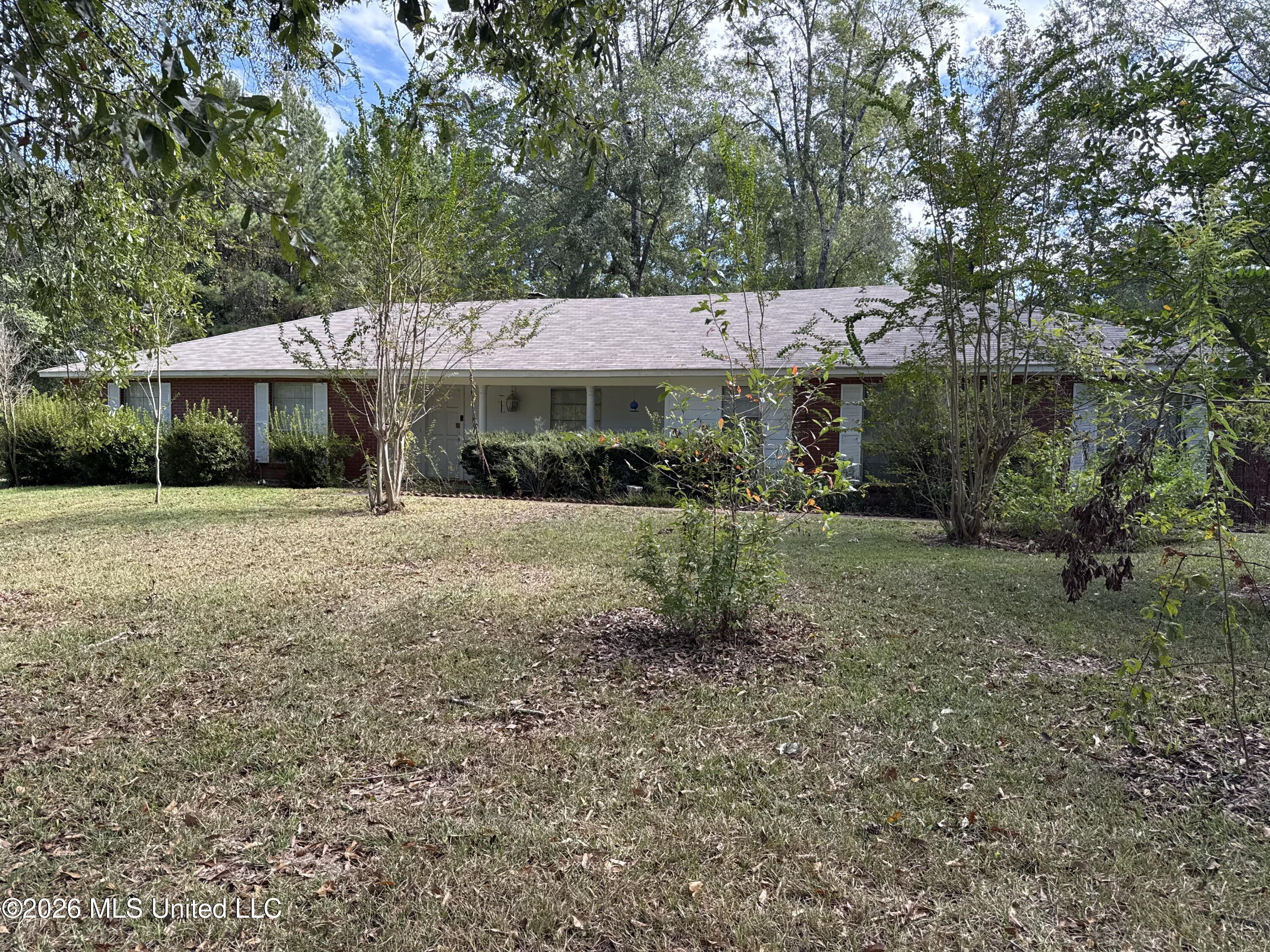 1876 Simpson Highway 469 — photo