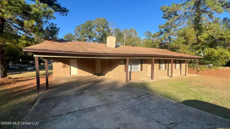 496 Chelsea Drive — photo