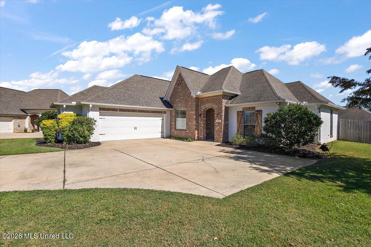 305 Logan Court — photo