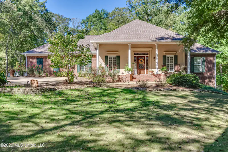 118 Pine Hill Drive — photo