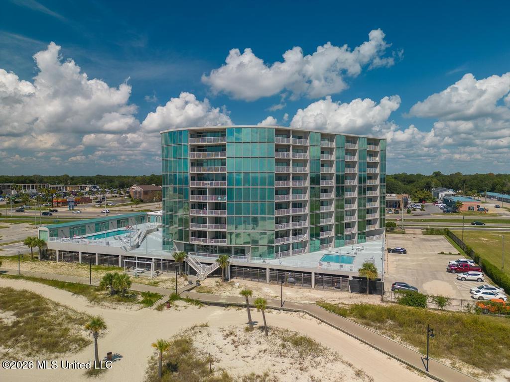 1899 Beach Boulevard #906 — photo