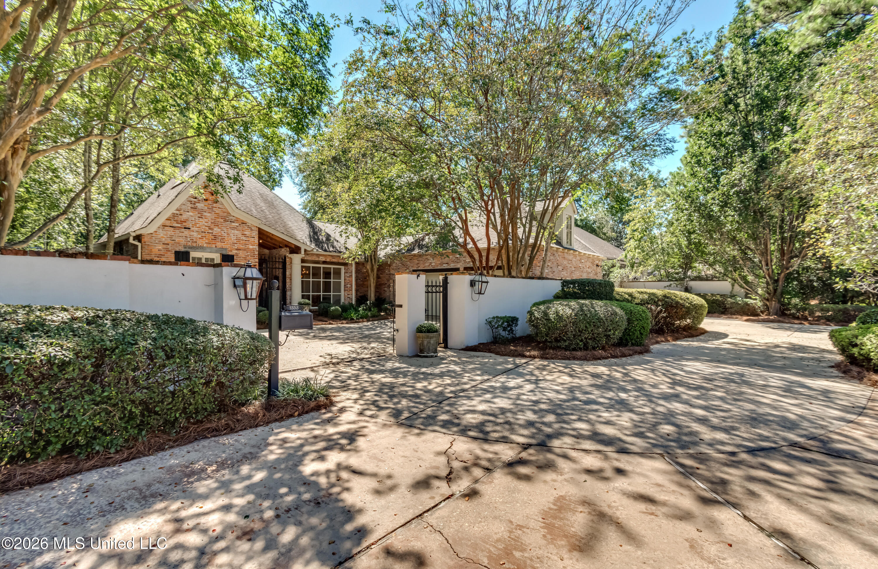 1353 E Northside Drive, Jackson, MS 39211 — photo 2
