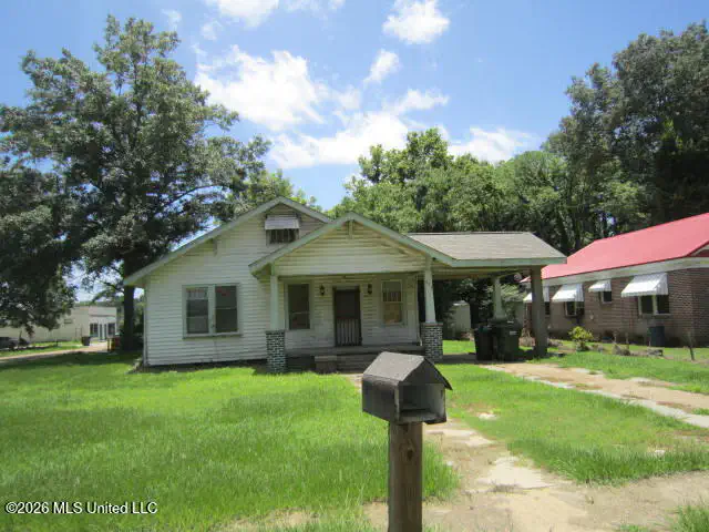 252 E Academy Street — photo