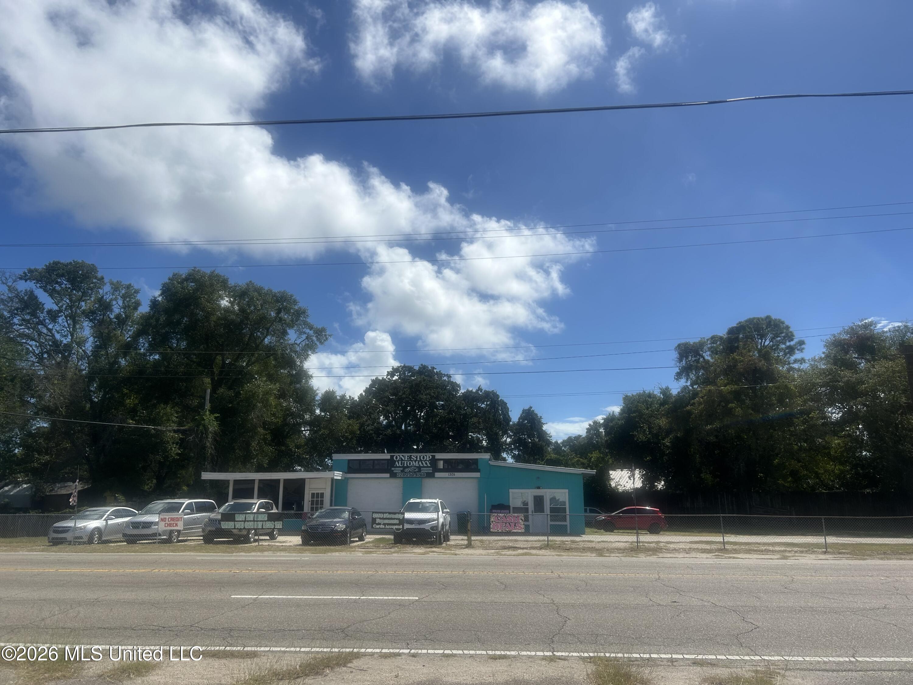 1305 Pass Road — photo