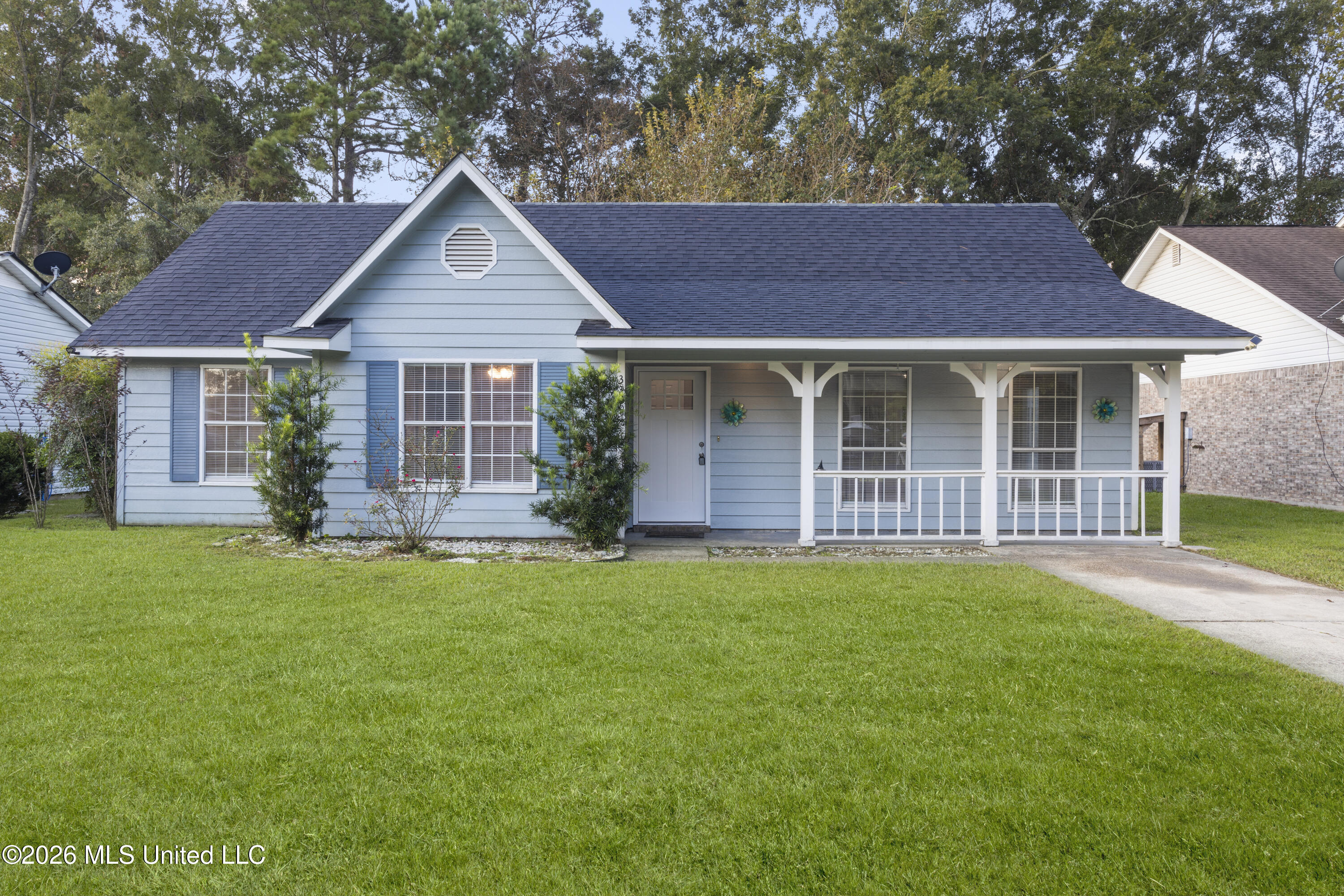 3309 Neptune Drive — photo