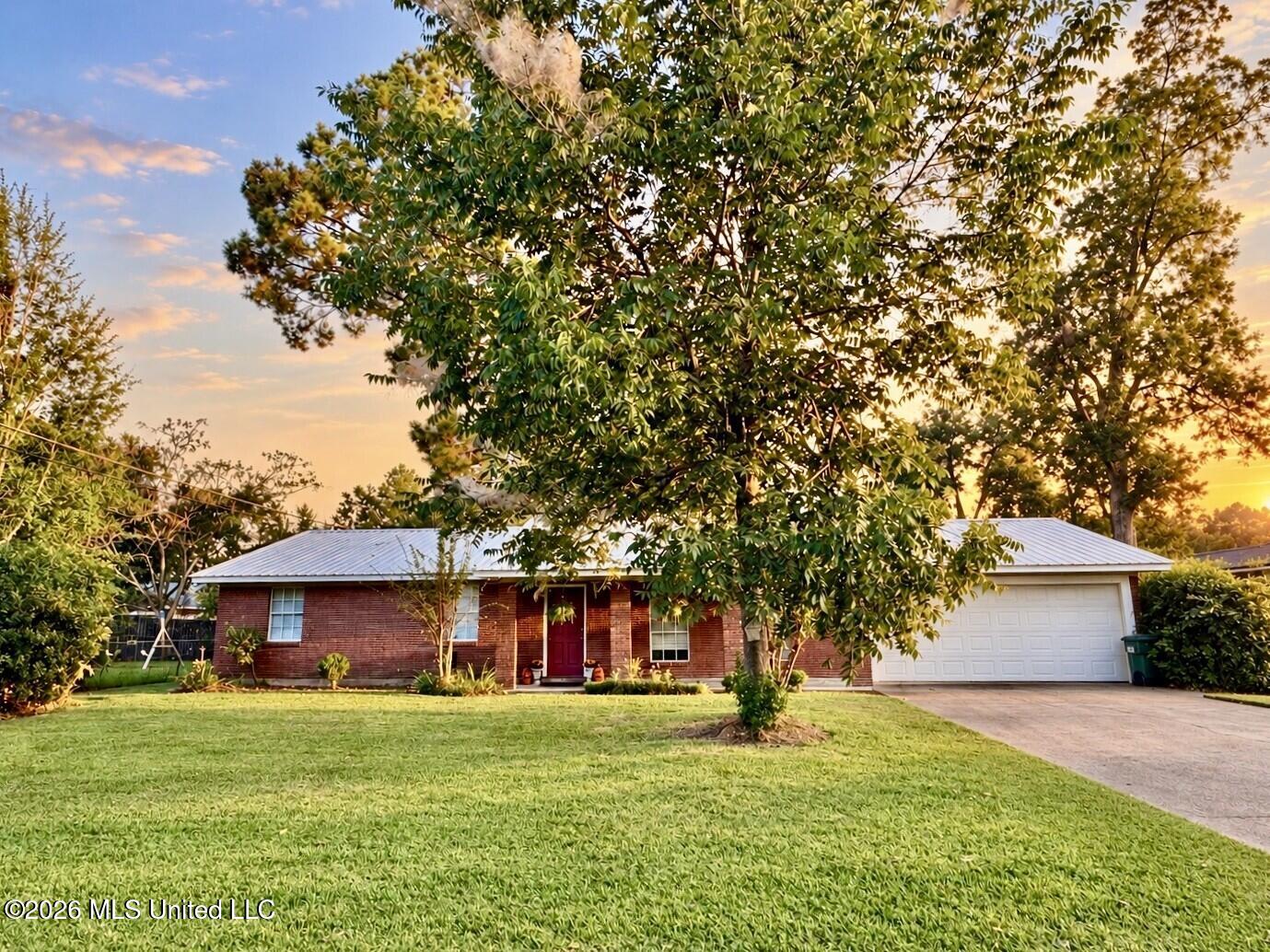 110 Mcgregor Way — photo