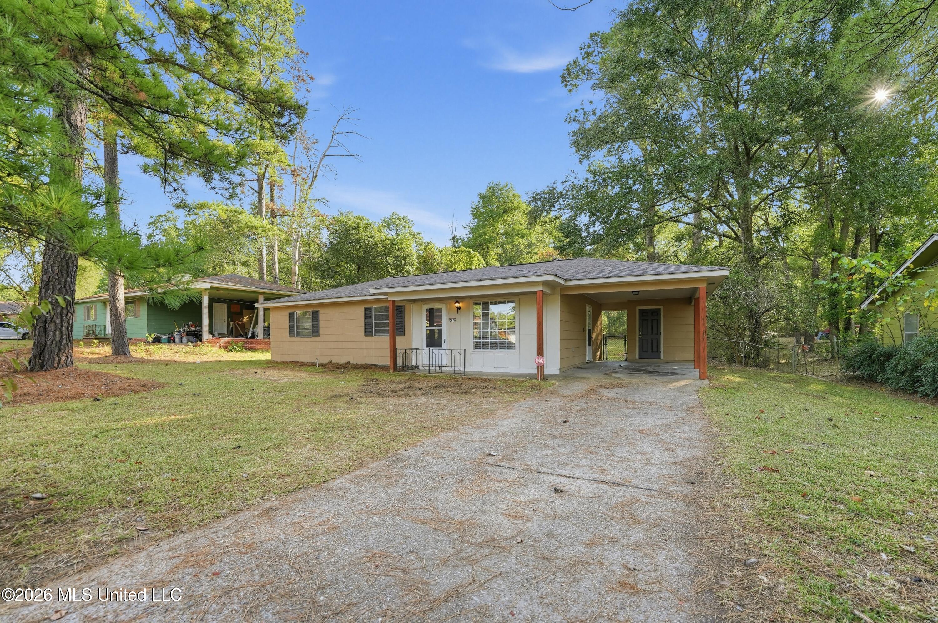 3976 Rainey Road — photo