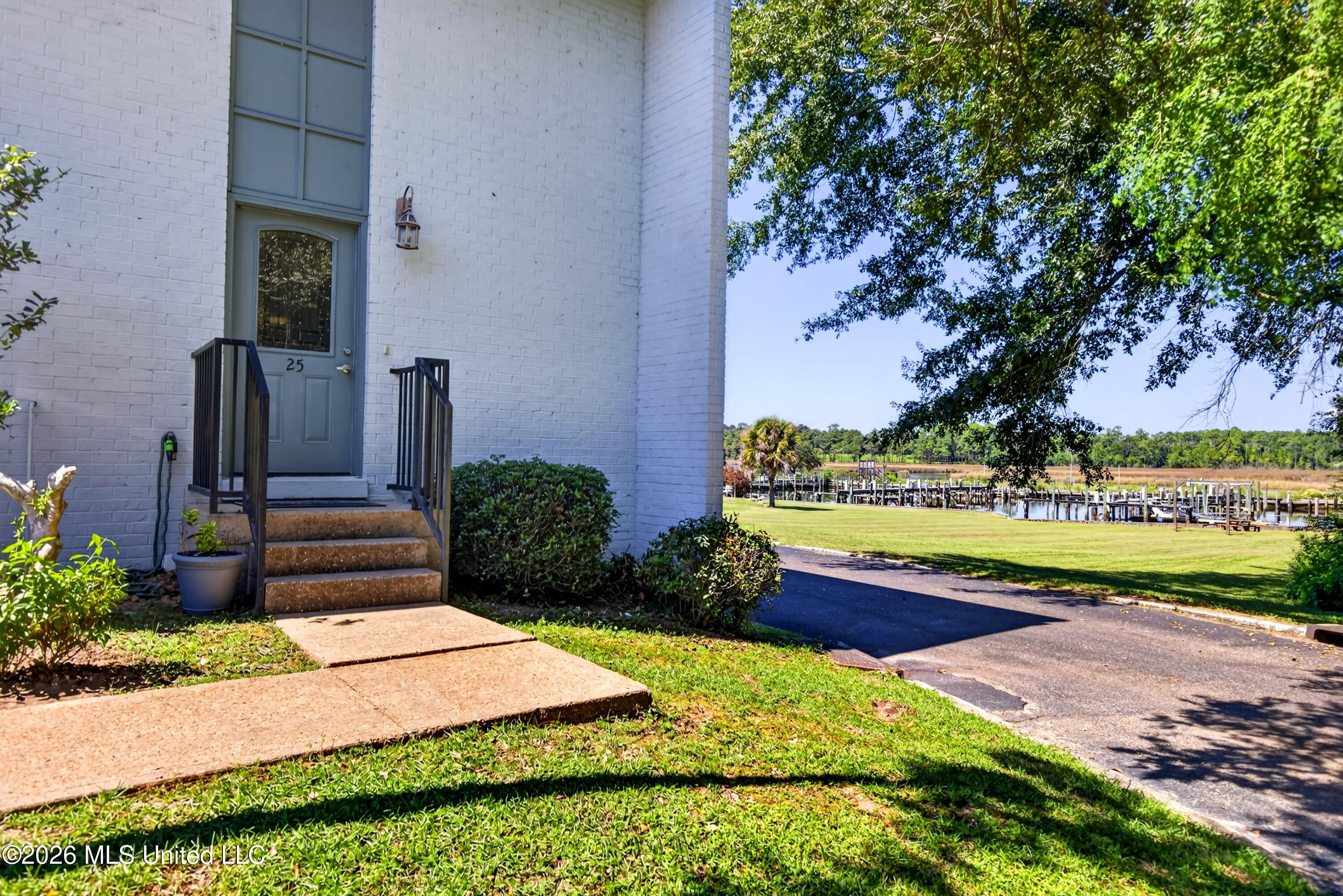 3230 Cumberland Road #25 — photo