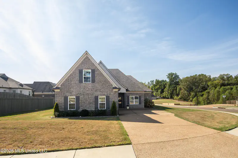 1060 Pettigrew Drive — photo