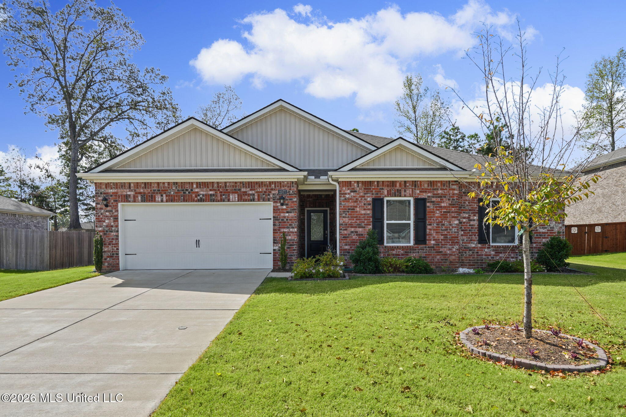 2377 Hyacinth Lane — photo