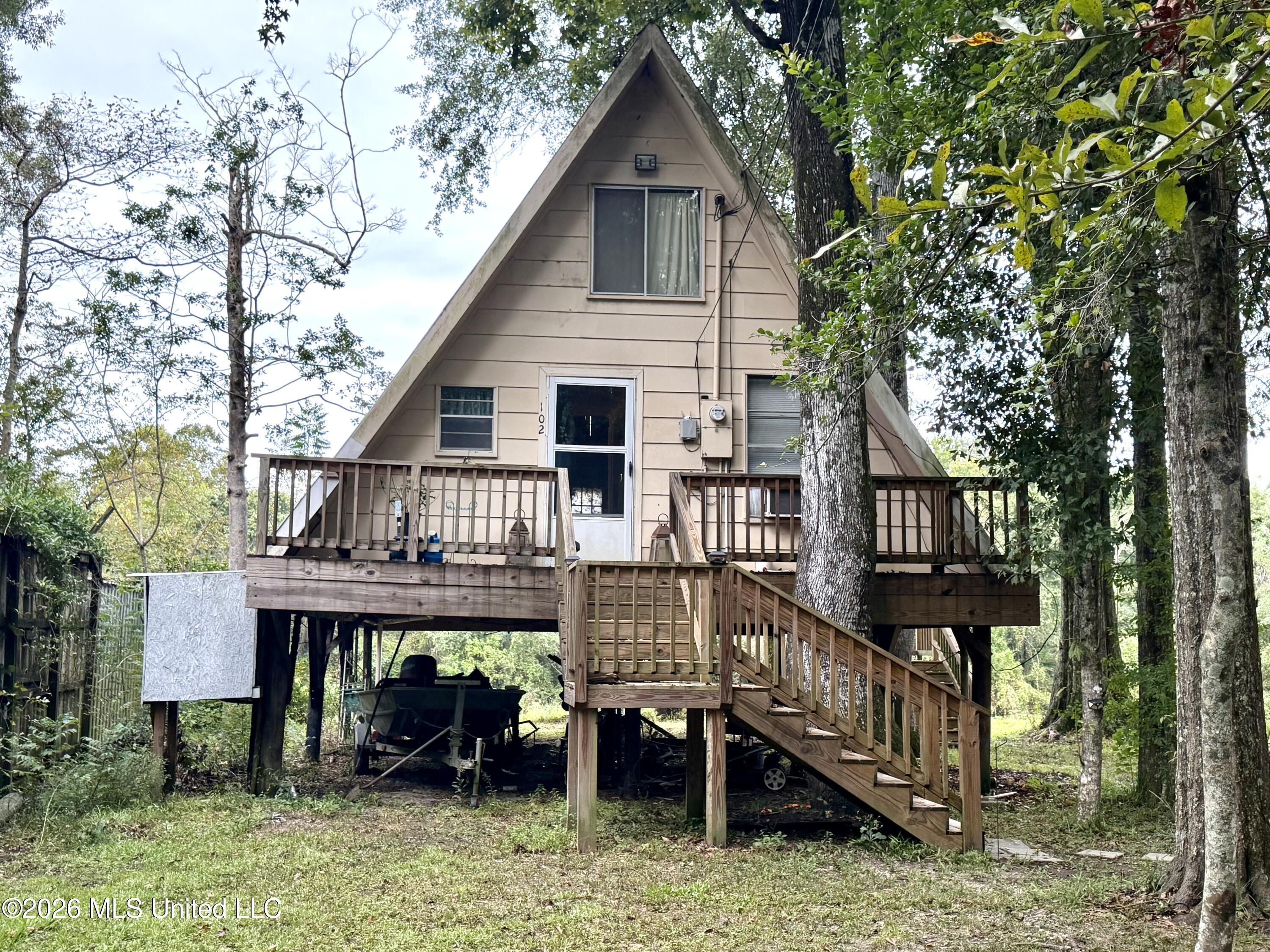 102 Parkside Drive — photo