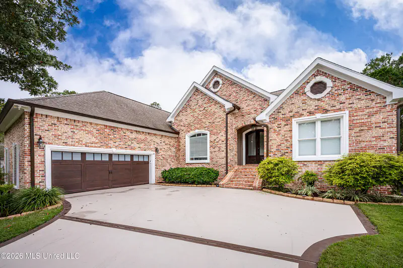 7035 Greenview Cove — photo